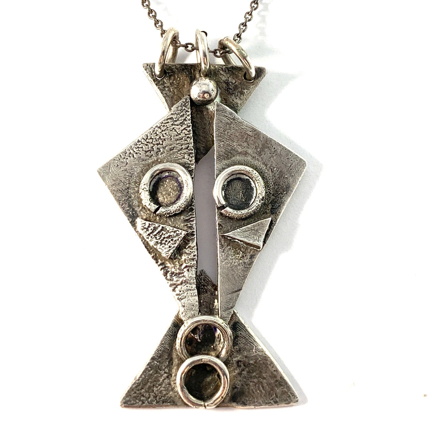 デンマーク / ドイツ。1970 年代のヴィンテージ。ソリッド シルバーのスタジオ ワーク ペンダント ネックレス。