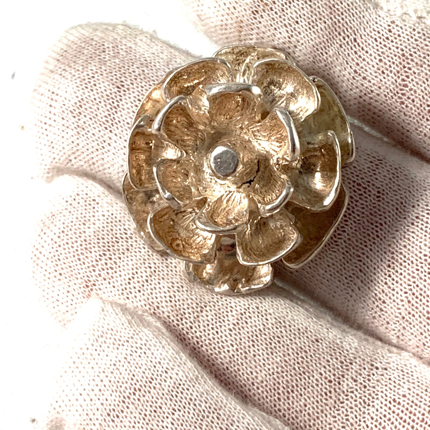 ブロンシル、スウェーデン製ヴィンテージ スターリングシルバー フラワー ペンダント。