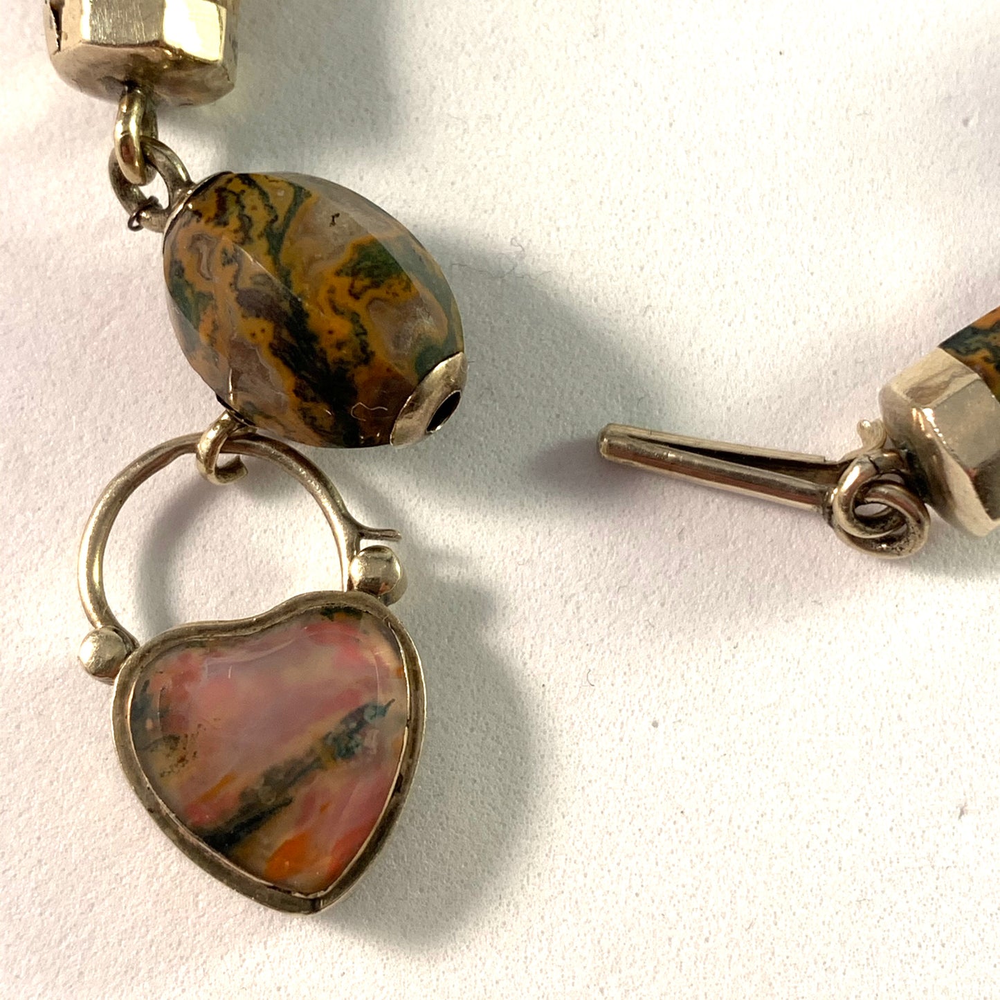 スコットランド ビクトリア朝 9K ゴールド ハードストーン ブレスレット 喪用ロケット付き