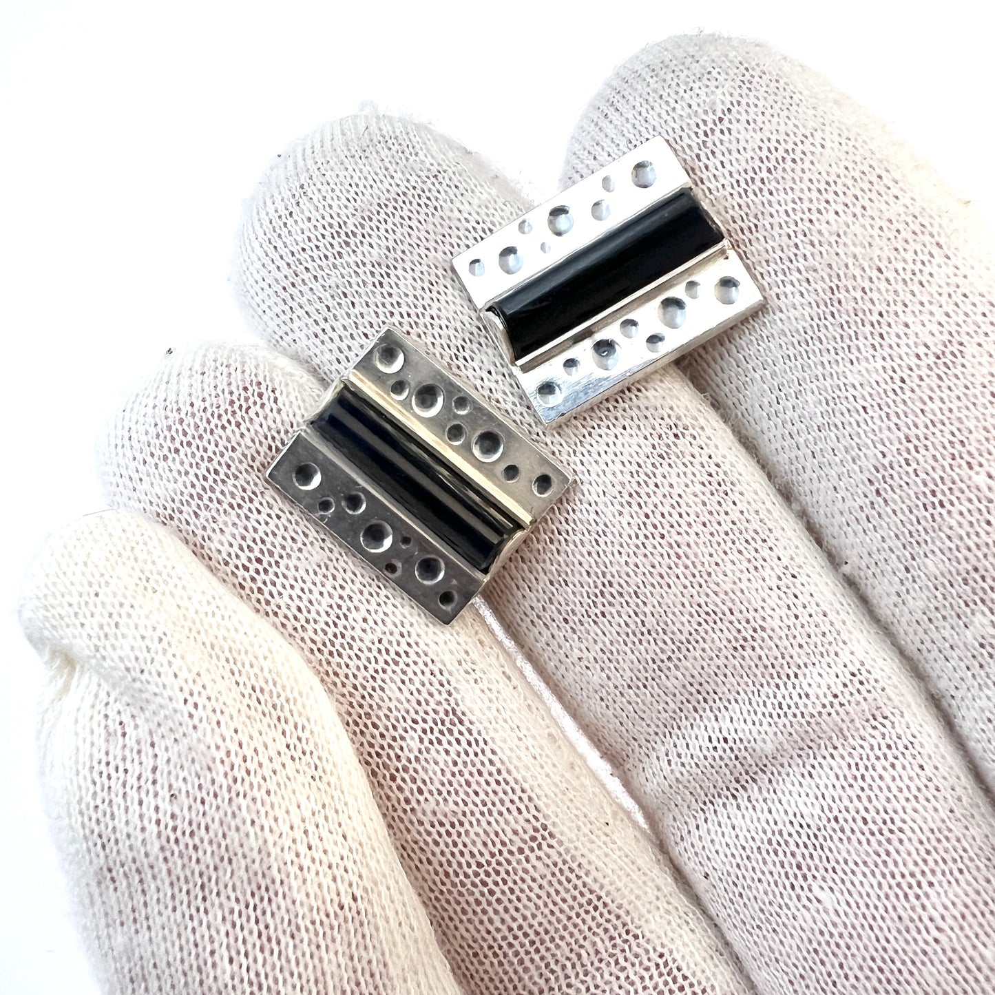 Elis Kauppi, Kupittaan Kulta Finland 1965. Vintage Modernist Solid Silver Spectrolite Cufflinks.