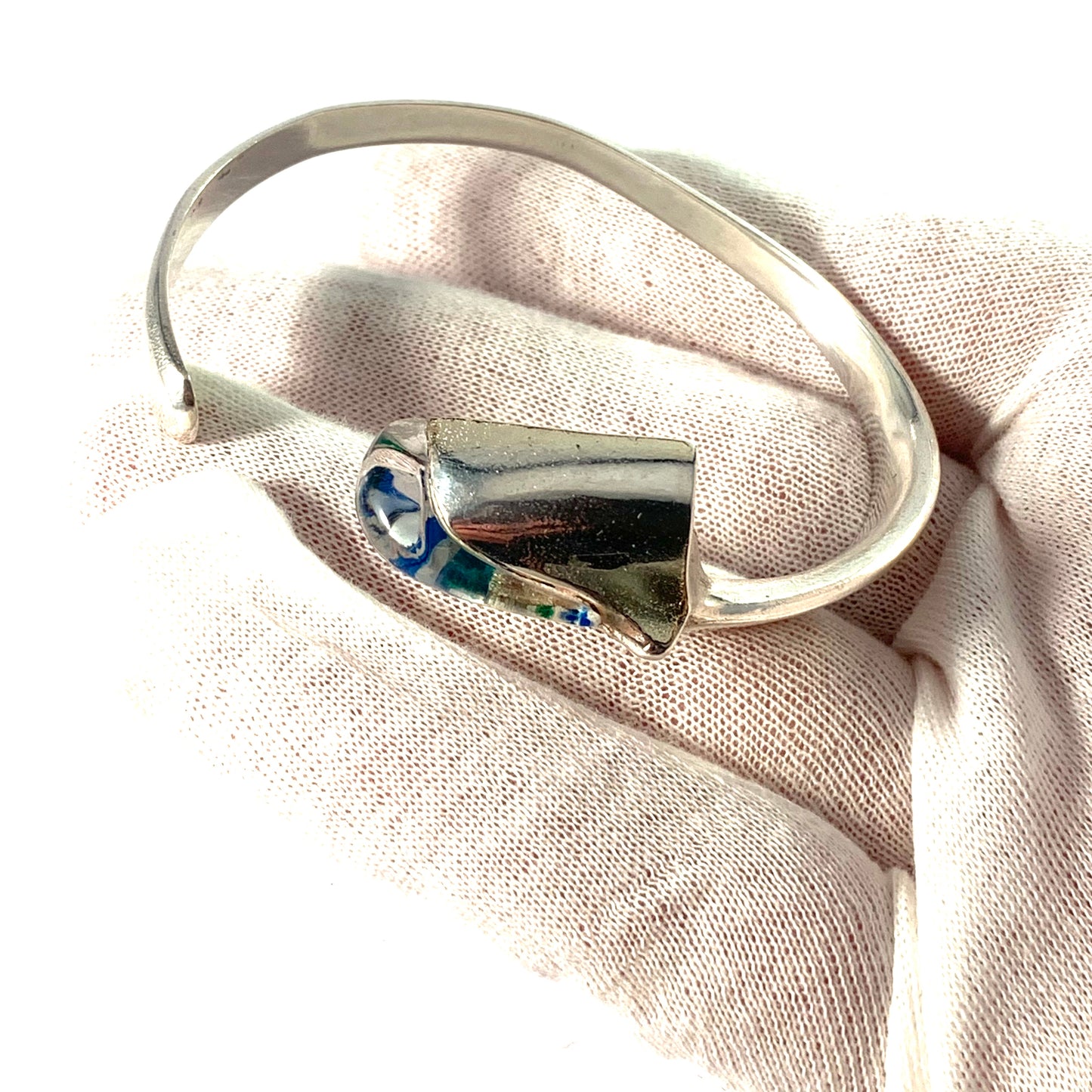 Bjorn Weckstrom for Lapponia, Finland 1974. Sterling Silver Acrylic Bracelet. Design Salamander.