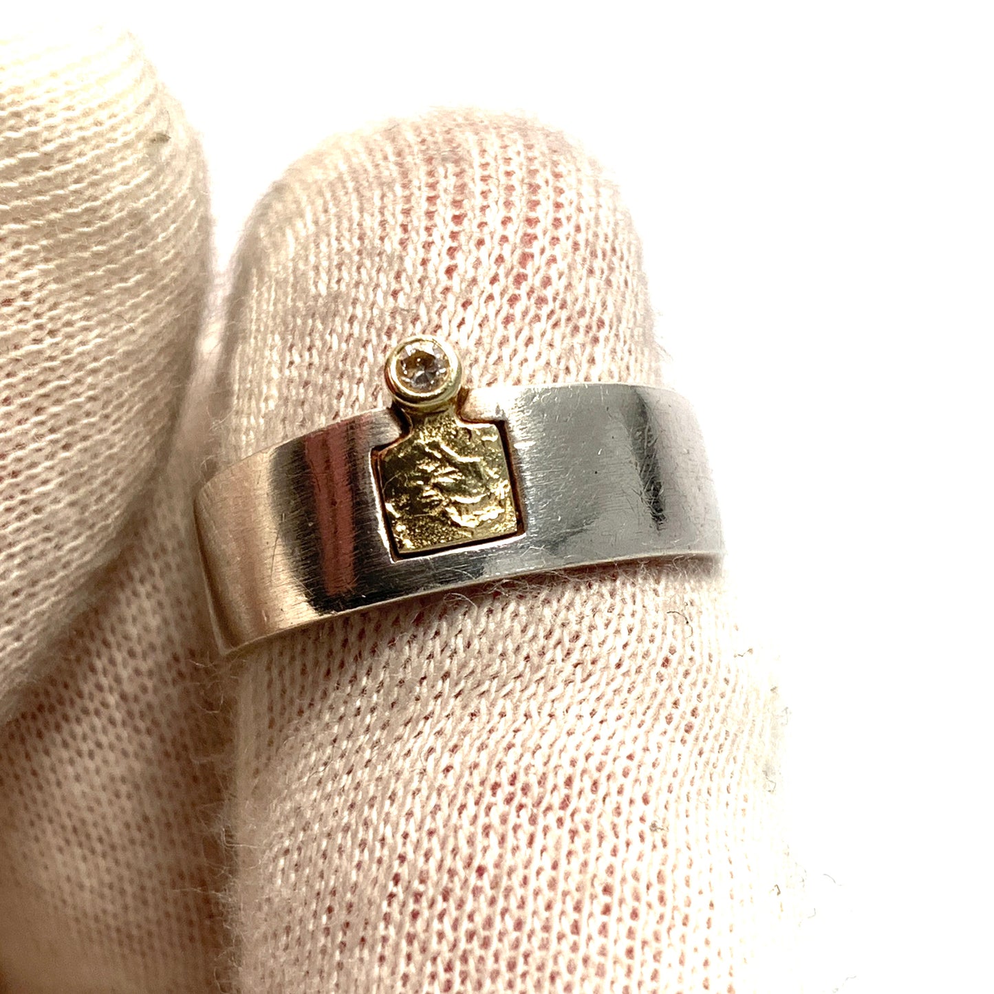 Yvette Ries, Germany. Sterling Silver Quartz Band Ring.