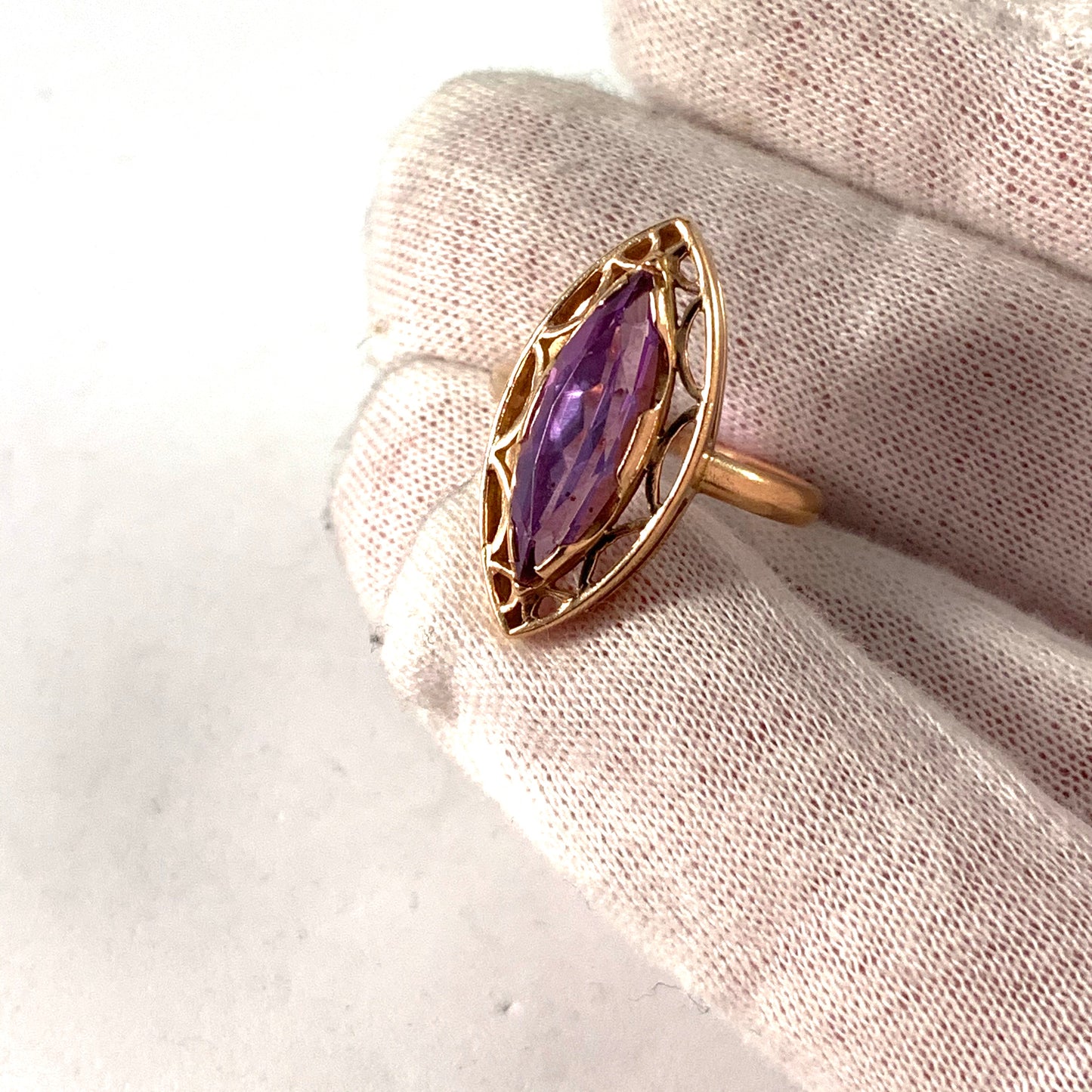 Caucasus Russia, Soviet Era Mid Century 14k Gold Amethyst Ring.