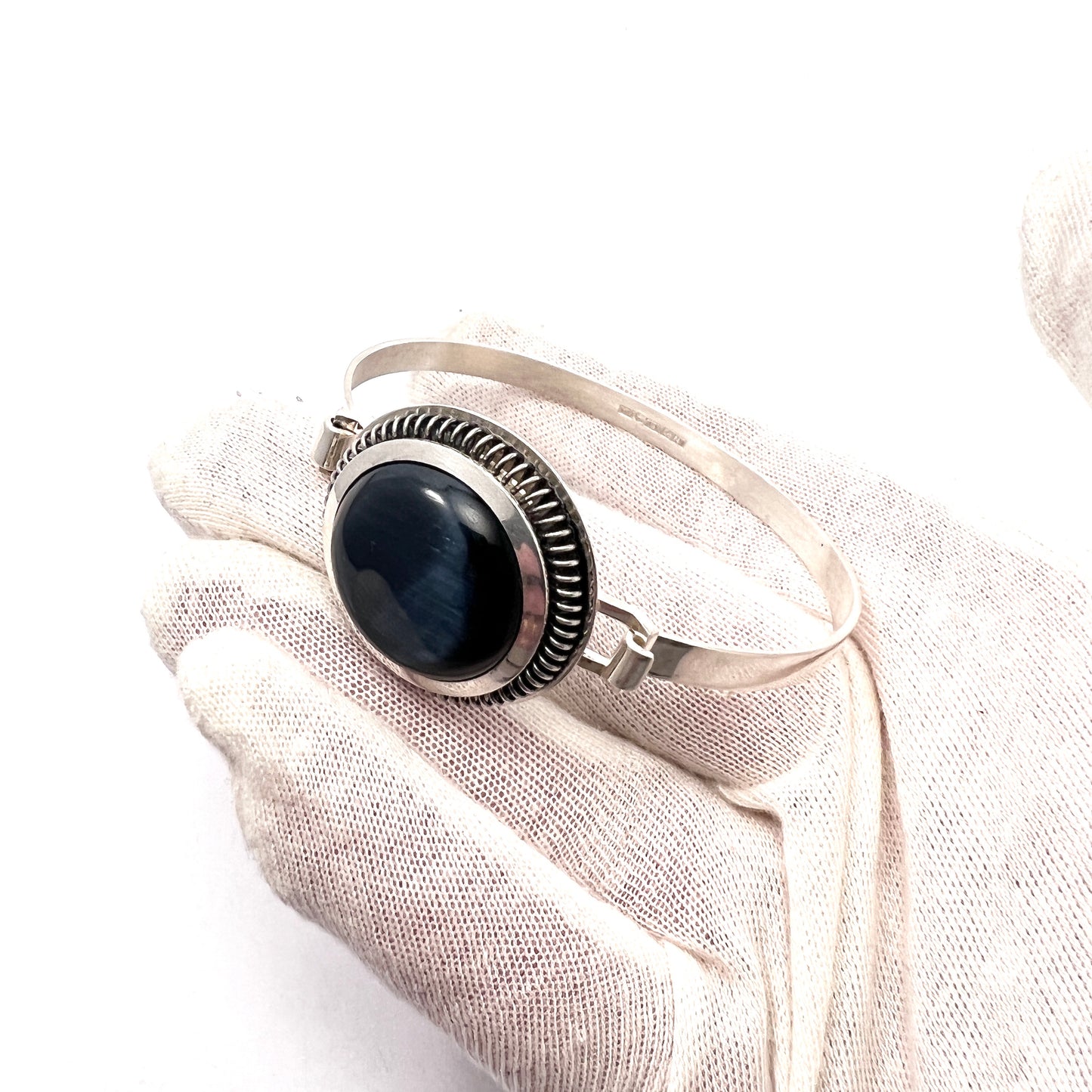 Martti Viikinniemi, Finland 1966. Vintage Solid Silver Spectrolite Bracelet.