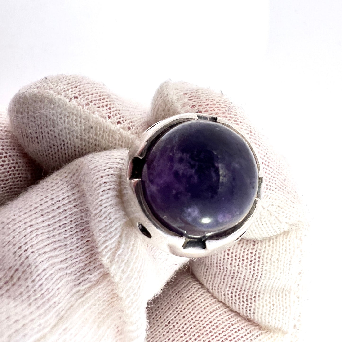 Martti Viikinniemi, Finland 1966. Vintage Solid Silver Amethyst Ring.
