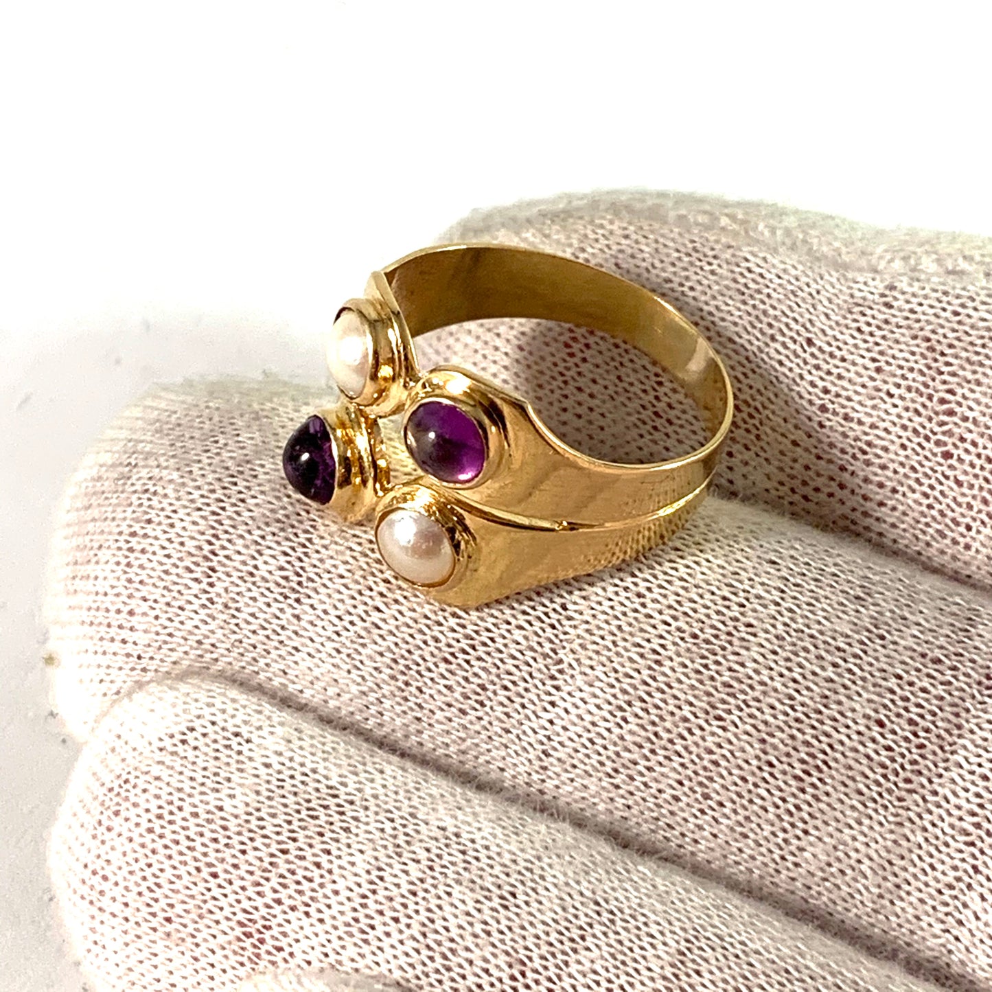 Sigurd Persson for Stigbert Sweden 1952. 18k Gold Pearl Amethyst Ring.