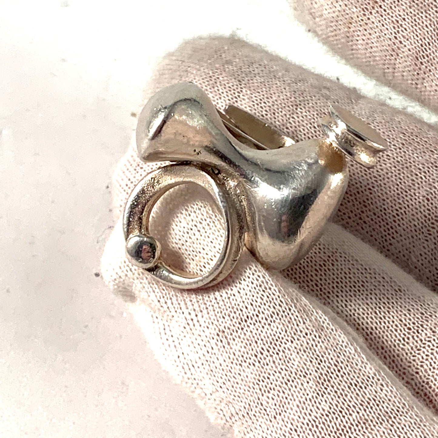 ヨルマ・ライネ、トゥルン・ホペア、フィンランド、1973年、大胆なモダニストのスターリングリング