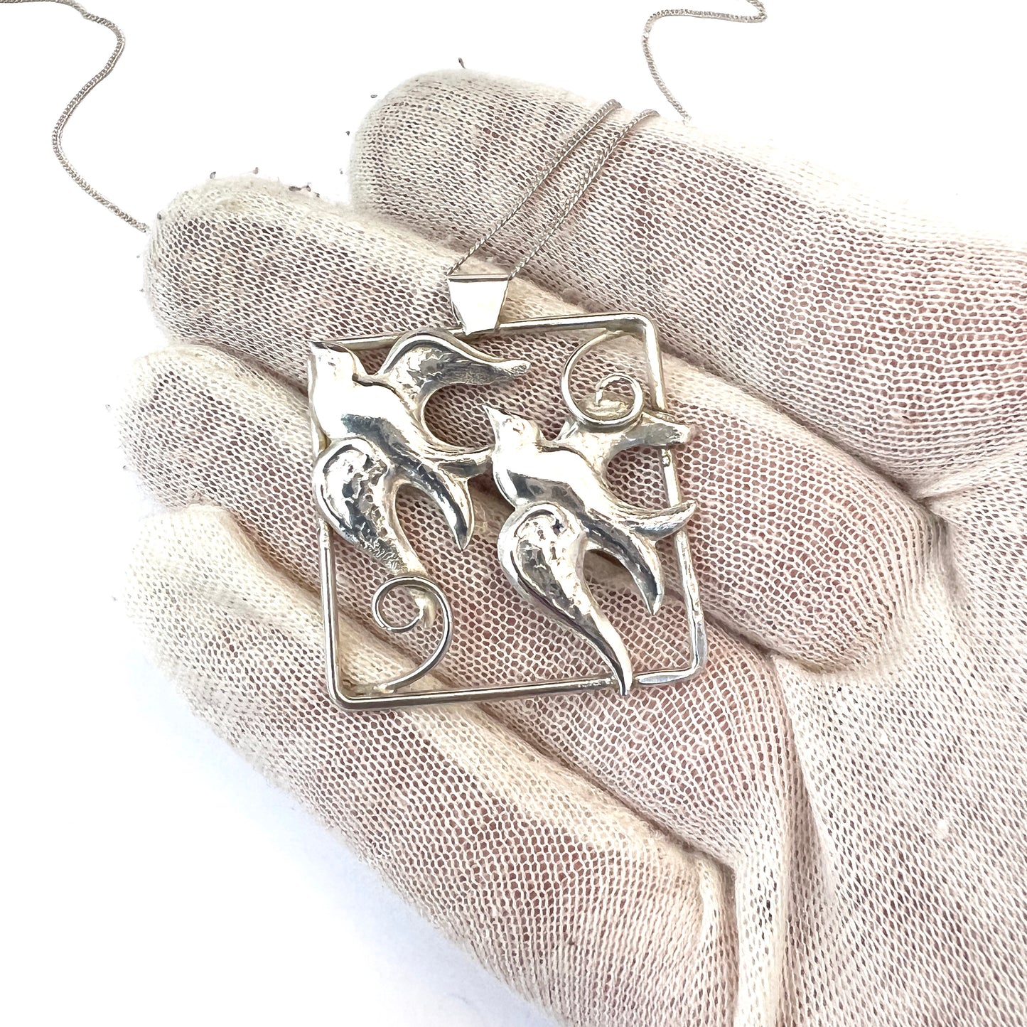 Herbert Andersson, Sweden 1945. Vintage Silver Peace Doves Celebrating end of WW2 Pendant Necklace.