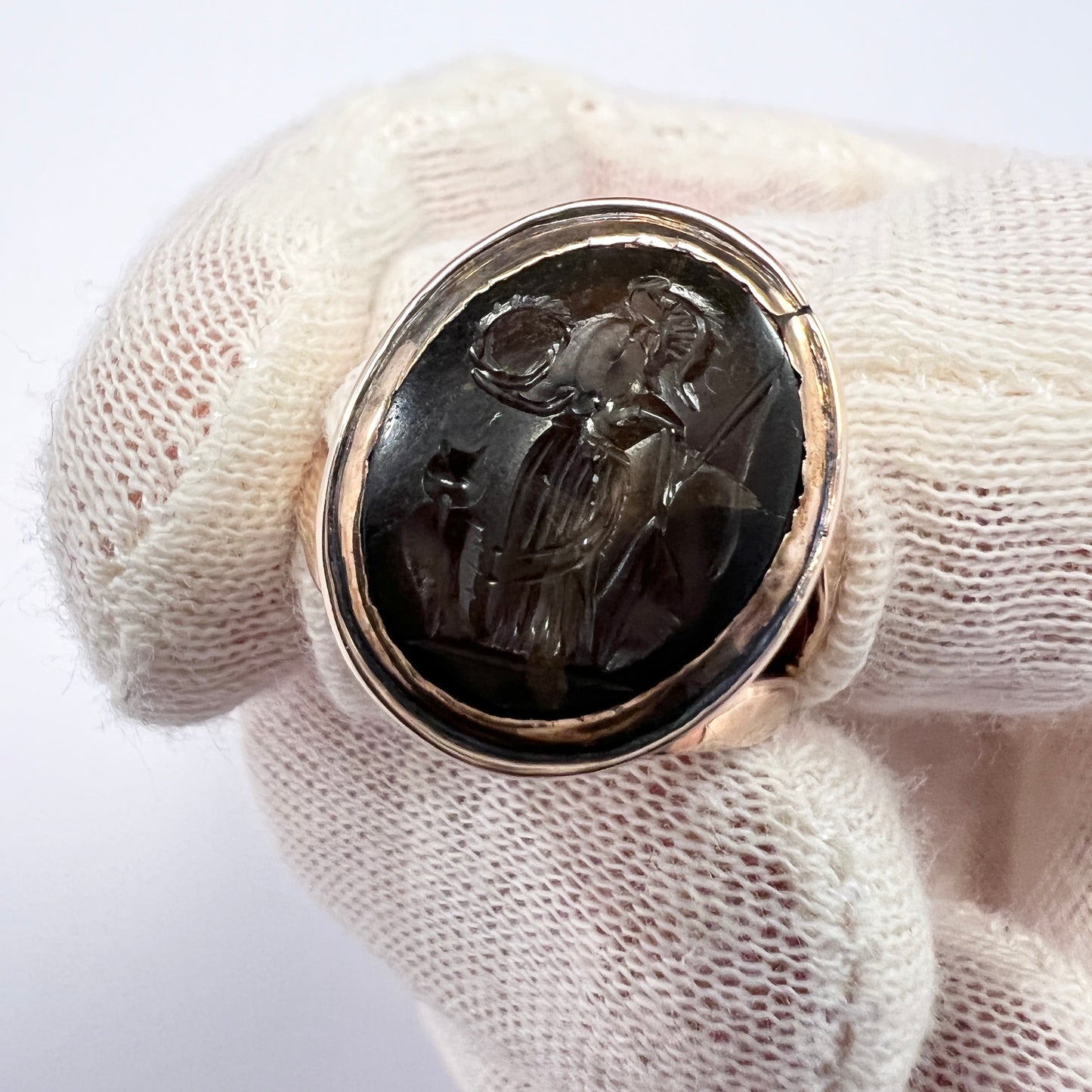 Antique 8-10k Gold Paste Intaglio Signet Ring.