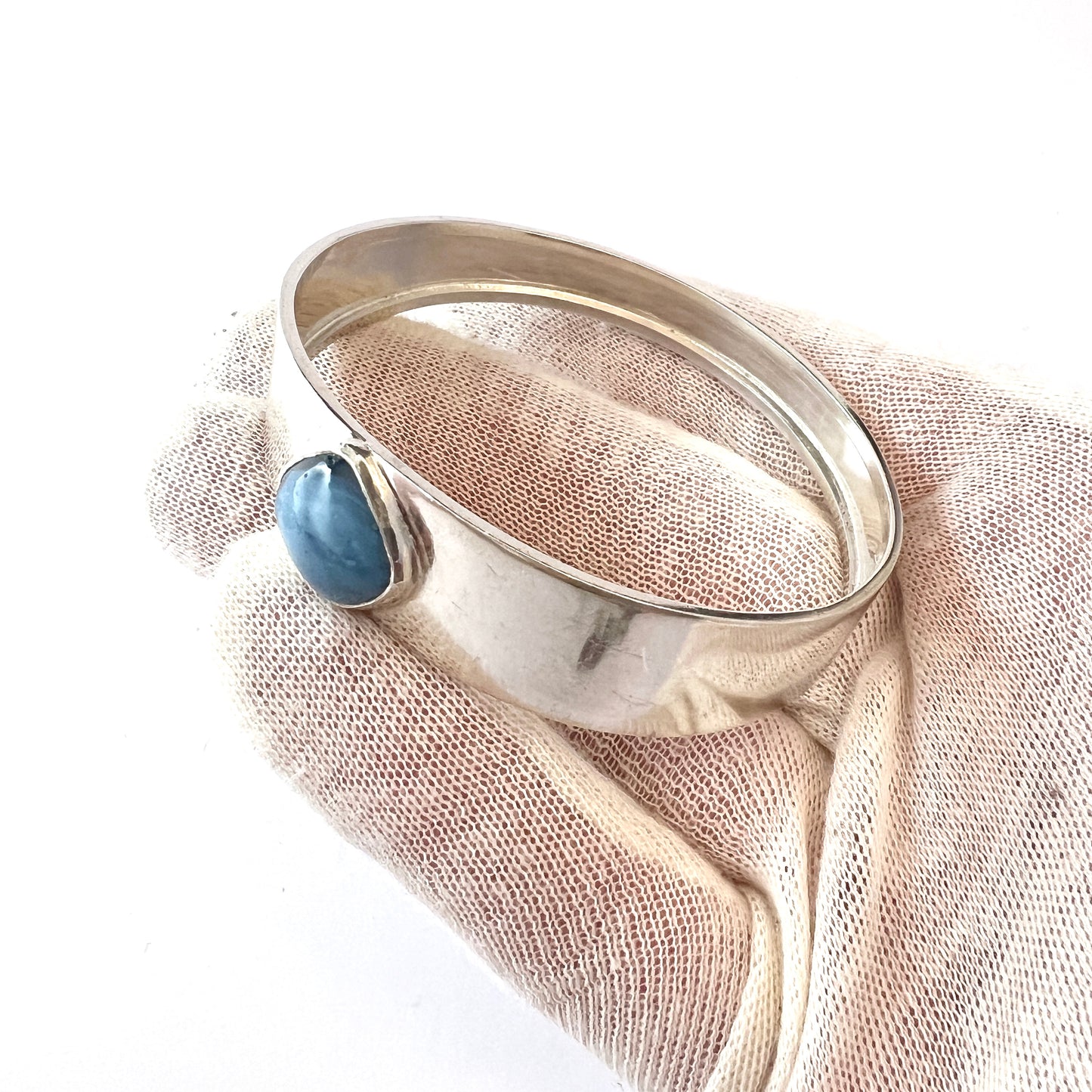 Örebro Guldsmedsverkstad, Sweden 1960. Sterling Silver Bergslagen-stone Bangle.