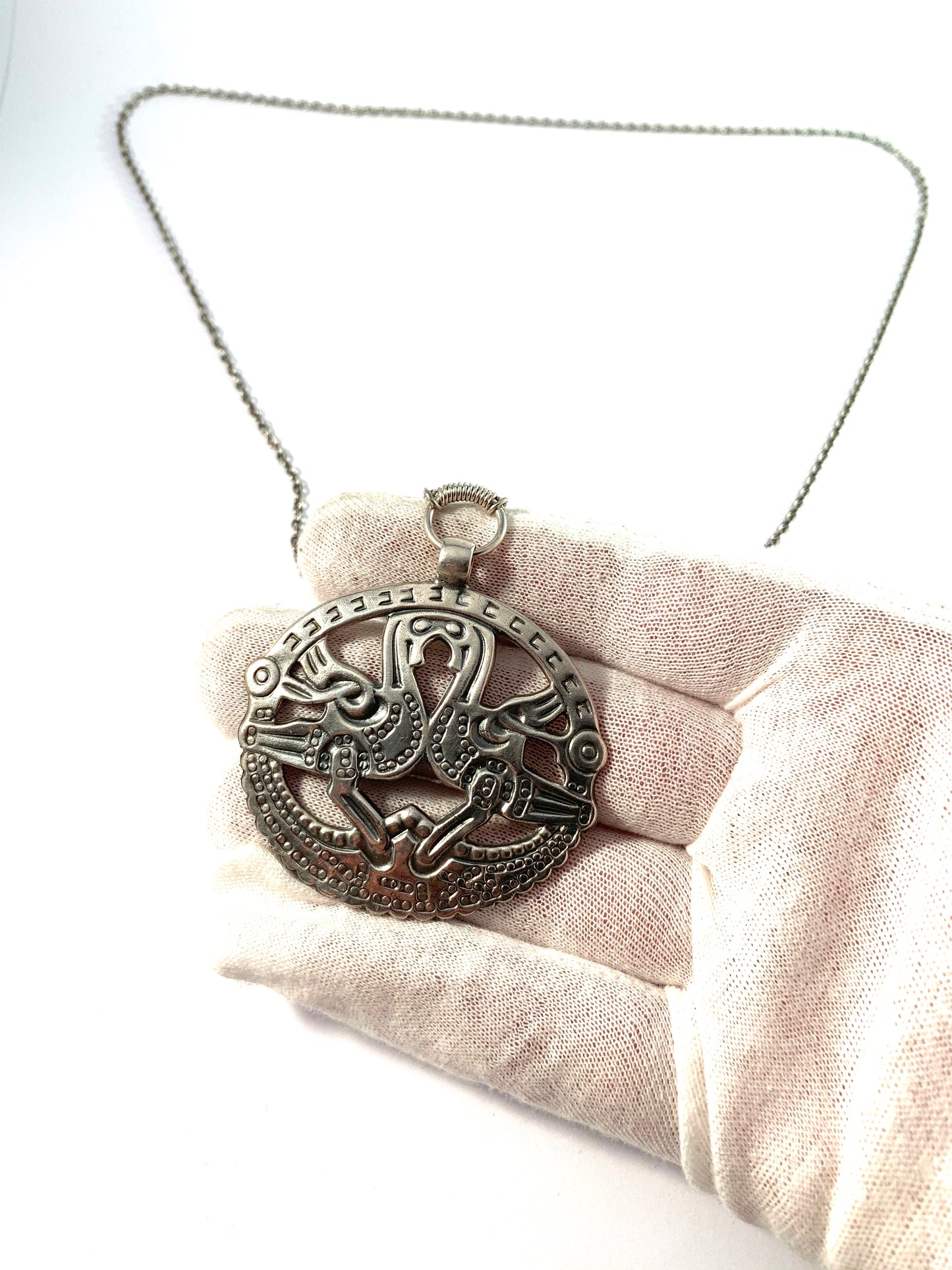 Kalevala Koru, Finland 1977 Large Sterling Silver Pendant Necklace.