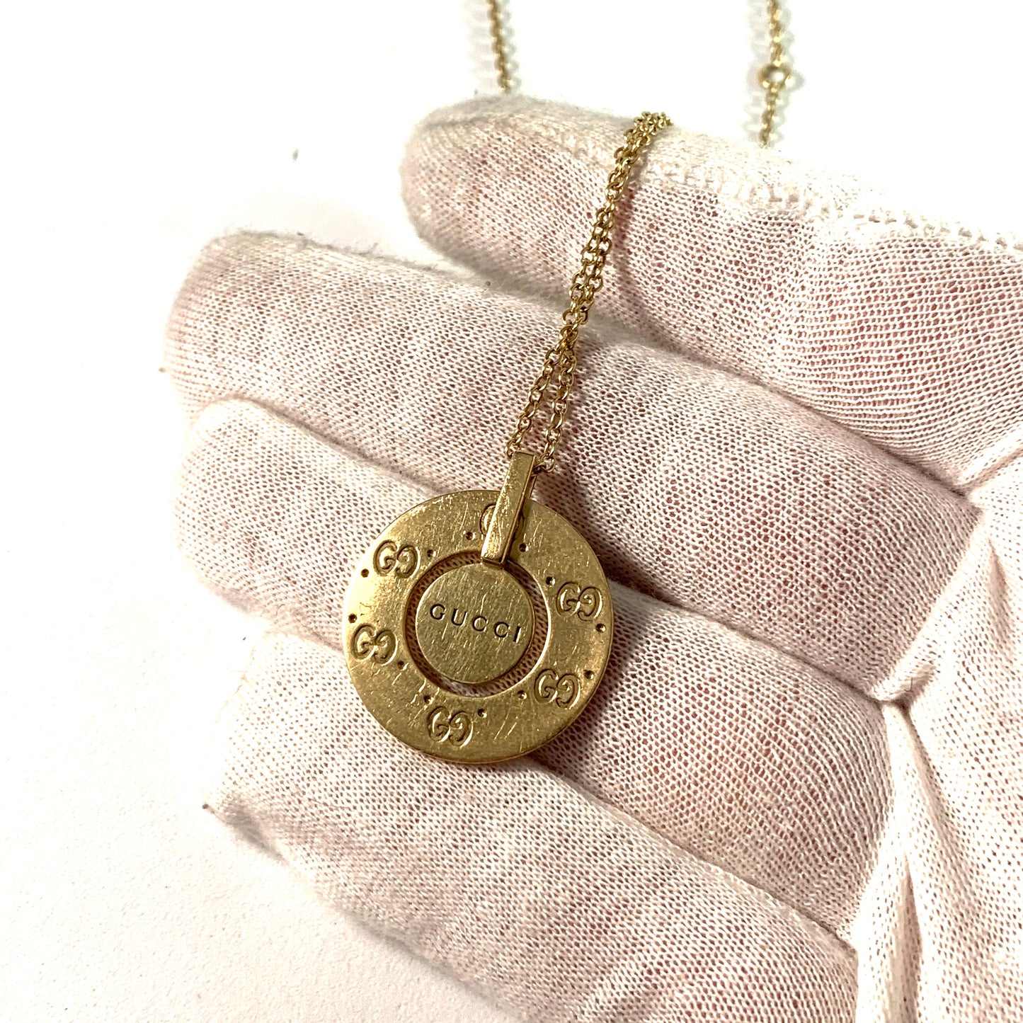 Gucci, Italy 18k Gold Pendant Necklace. Boxed.