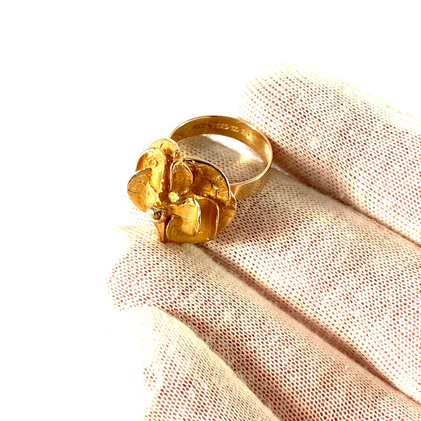 Alpo Tammi, Finland year 1970. Vintage Modernist 14k Gold Ring.