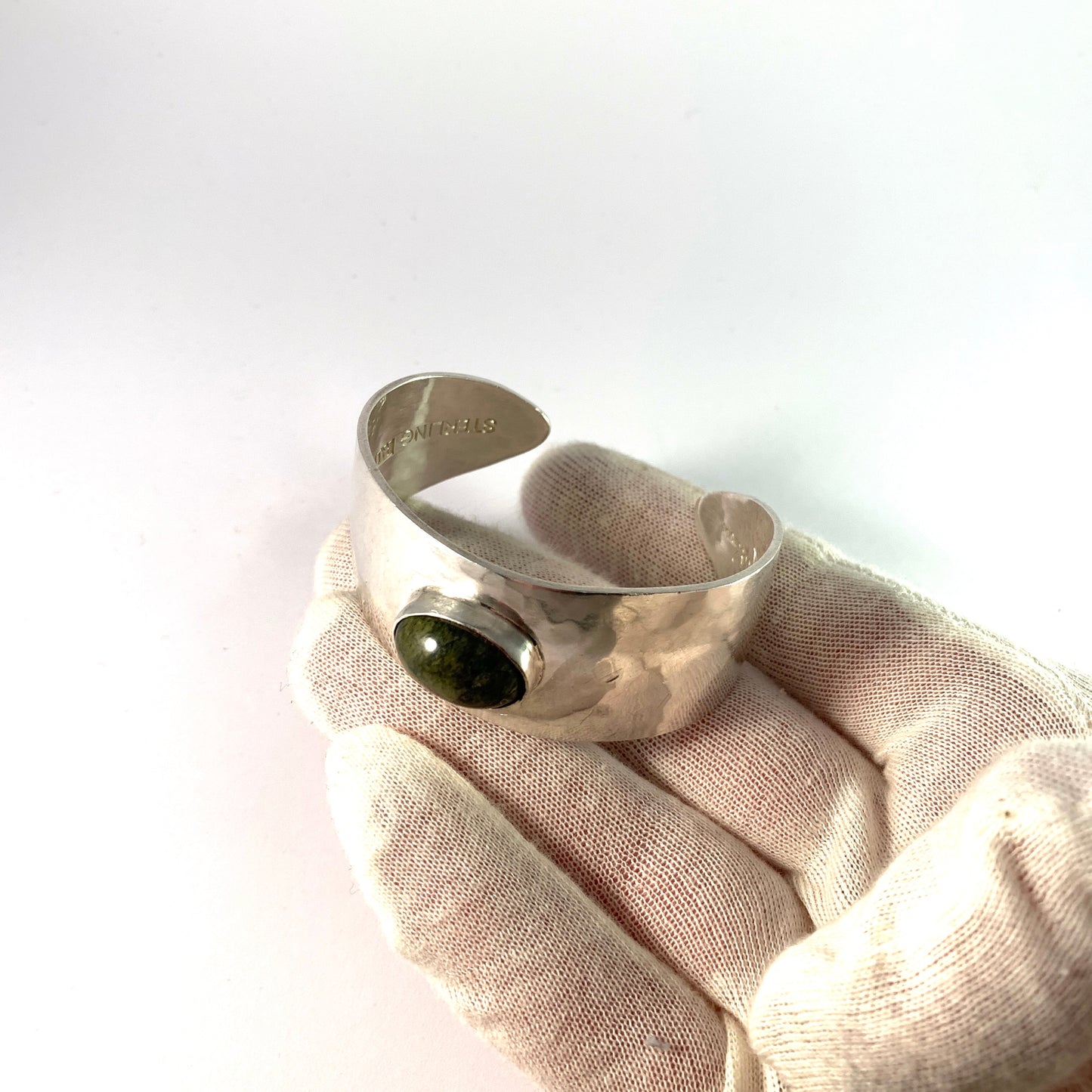 Rey Urban, Sweden 1969. Vintage Sterling Silver Deep Forest Green Hardstone Cuff Bracelet. Signed.