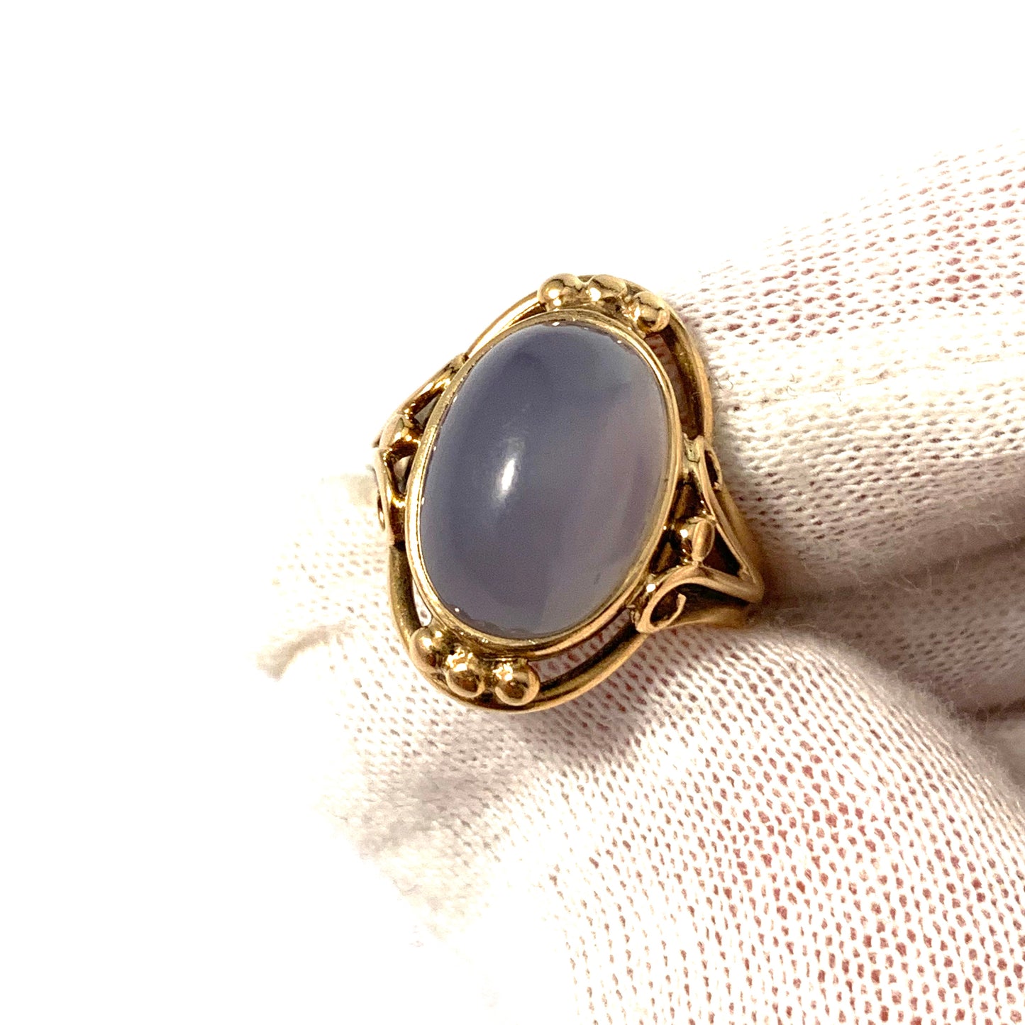 Johan Pettersson, Stockholm 1953 Mid Century 18k Gold Chalcedony Ring.