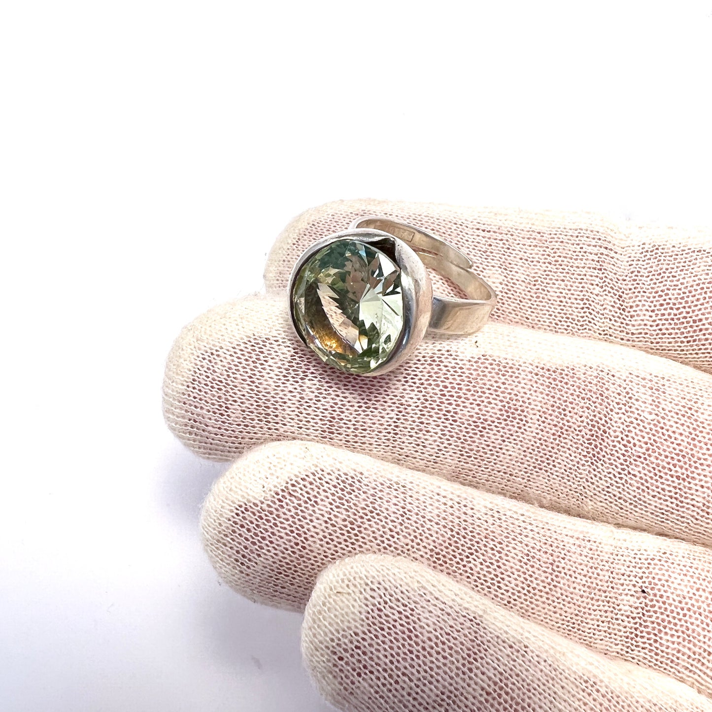 Bengt Hallberg, Sweden 1974. Vintage Sterling Silver Lime Quartz Adjustable Size Ring.