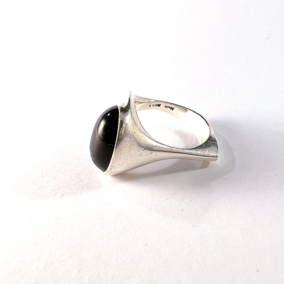 Hans Hansen, Denmark 1960s. Vintage Modernist Sterling Silver Onyx Ring.