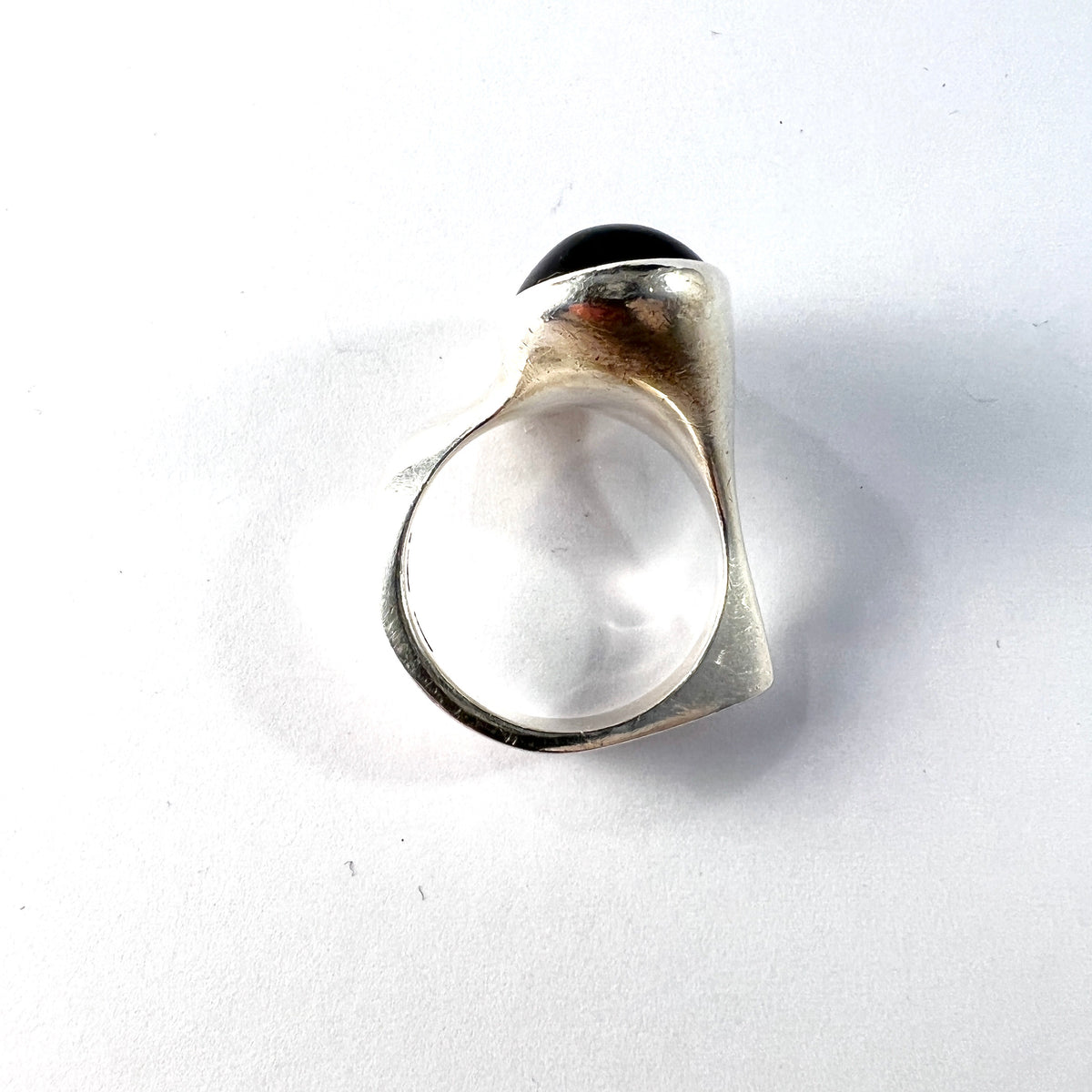 Hans Hansen, Denmark 1960s. Vintage Modernist Sterling Silver Onyx Ring.