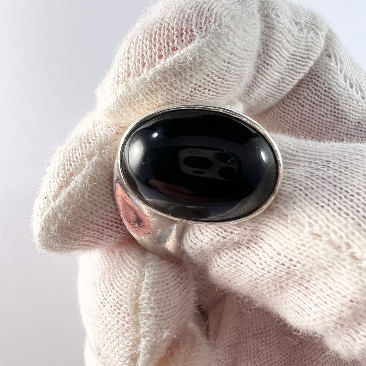 Hans Hansen, Denmark 1960s. Vintage Modernist Sterling Silver Onyx Ring.
