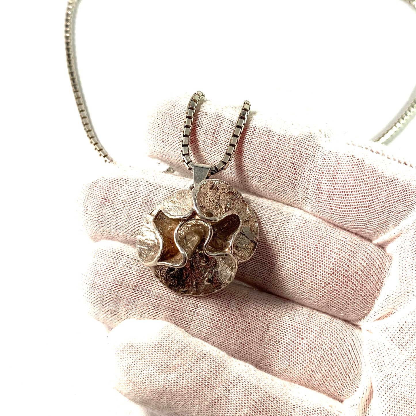 Theresia Hvorslev Sweden 1979 Water Lily Sterling Silver Pendant Necklace.