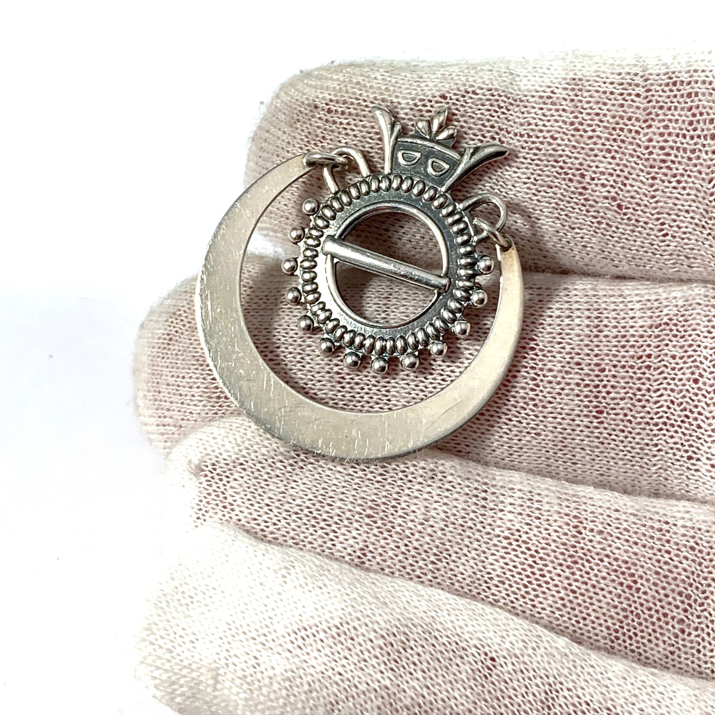 Kalevala Koru, Finland 1979. Vintage Sterling Silver Traditional Brooch.