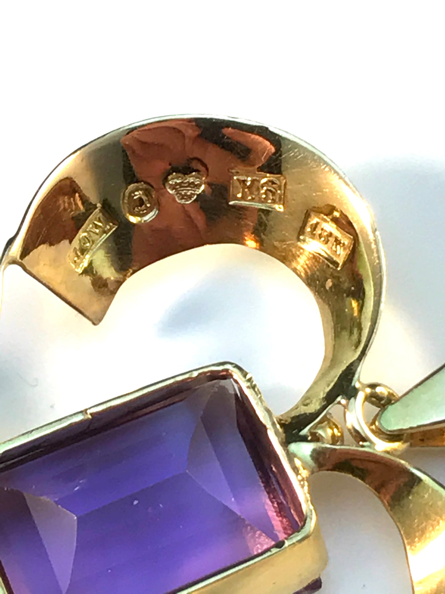 Oskar Waleby, Sweden year 1949 Mid Century 18k Gold Amethyst Pendant.