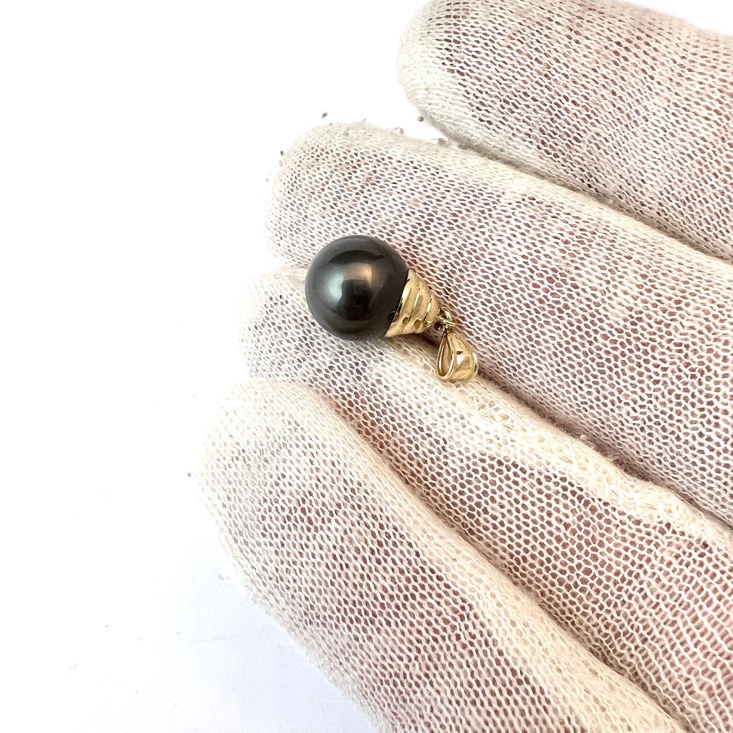 Vintage 14k Gold Tahitian Pearl Pendant.