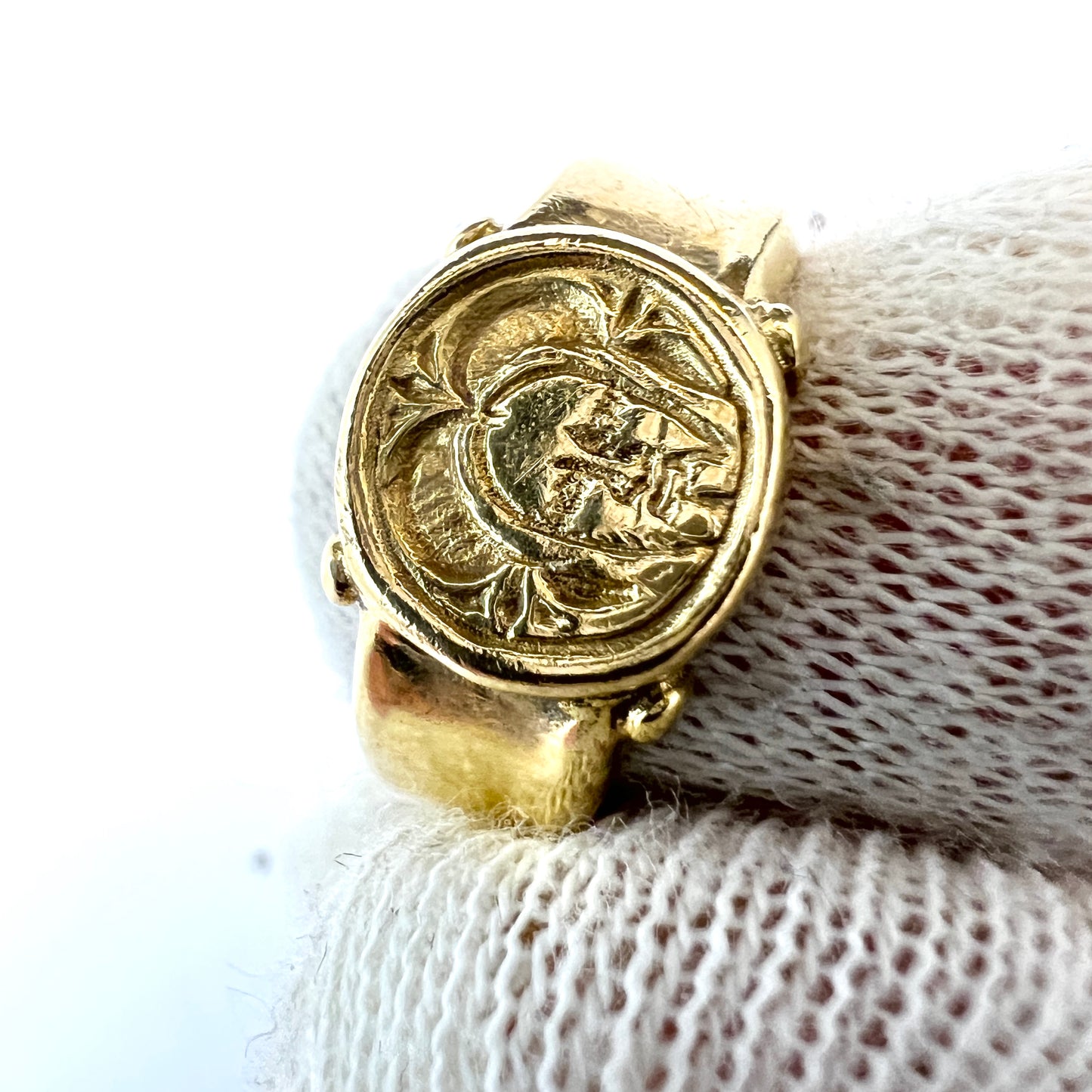 Bengt Hallberg, Sweden. Vintage 18k Gold Viking Copy Ring. God Odin.