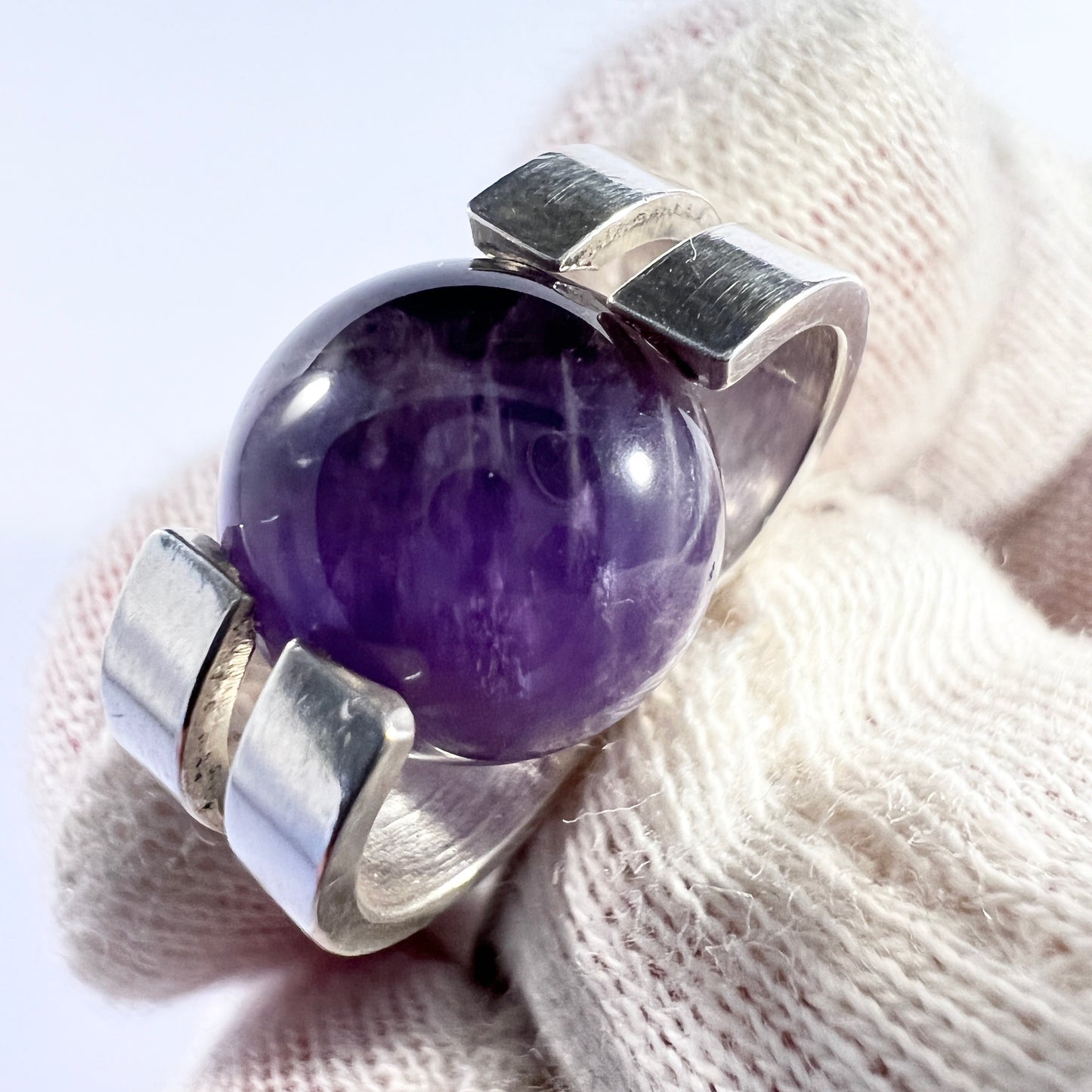 Elis Kauppi, Kupittaan Kulta Finland 1950-60s. Sterling Kinetic Amethyst Ring.