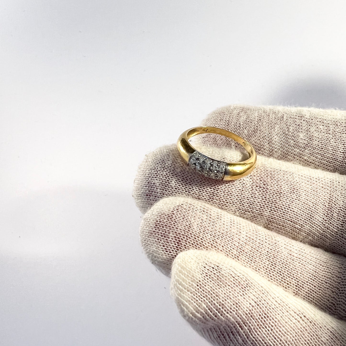 Sweden. Vintage 18k Gold Diamond Cluster Ring.