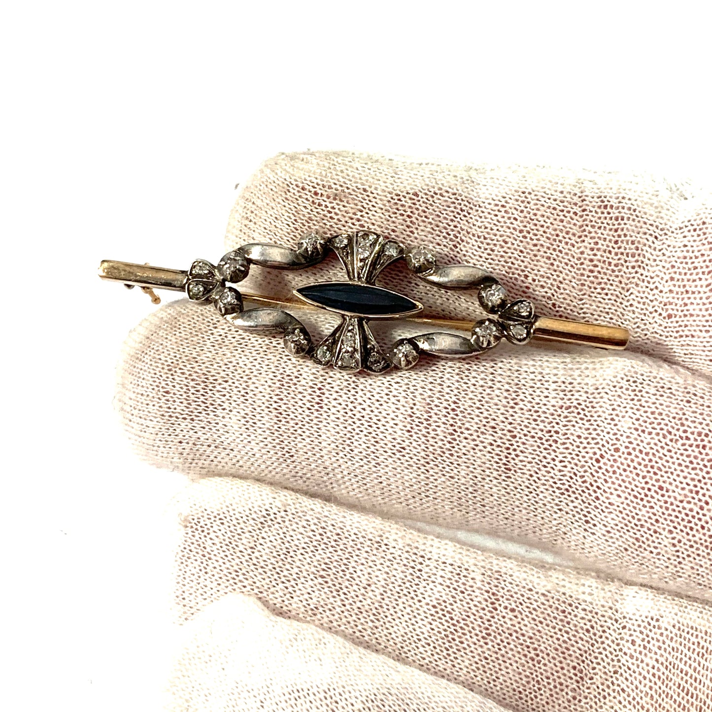 Antique Edwardian c year 1900. 18k Gold Silver 0.32ctw Diamond Sapphire Brooch.