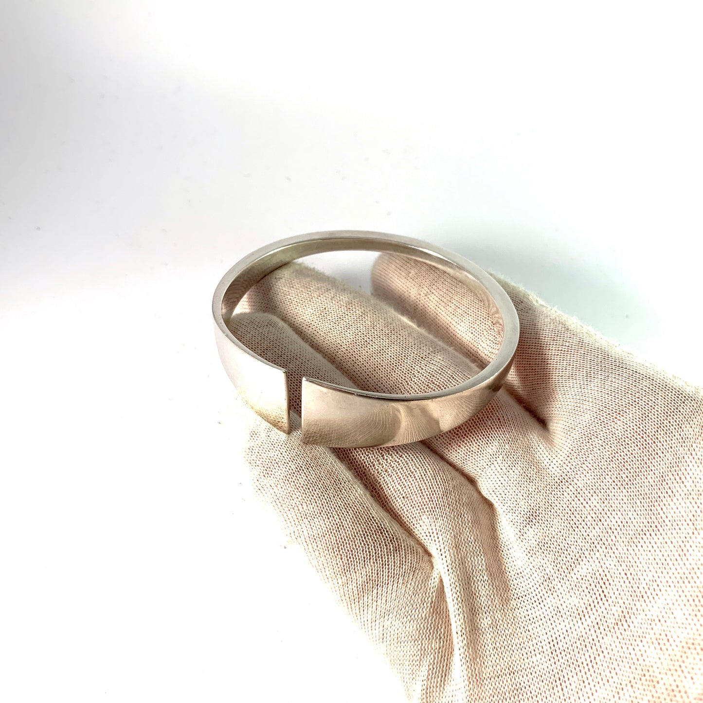 Ibe Dahlquist & Olof Barve, Sweden year 1963. Sterling Silver Bangle Bracelet. Signed