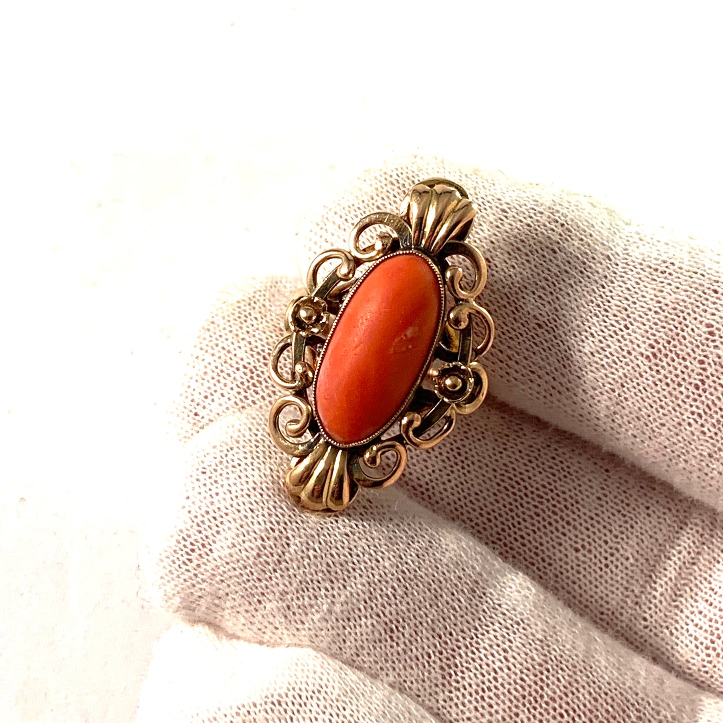 Mid Century 14k Gold Coral Ring