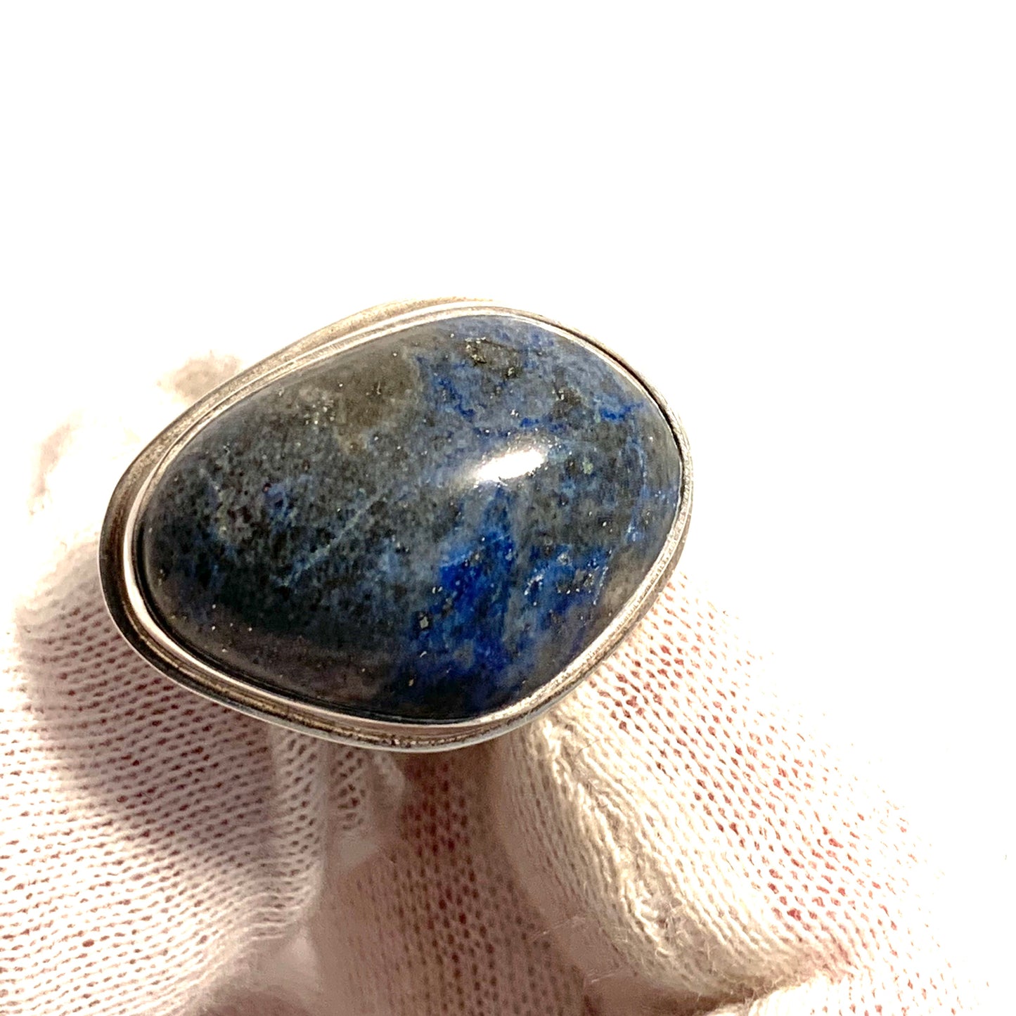 L Magnusson, Sweden 1976 Bold Modernist Silver Lapis Lazuli Ring.