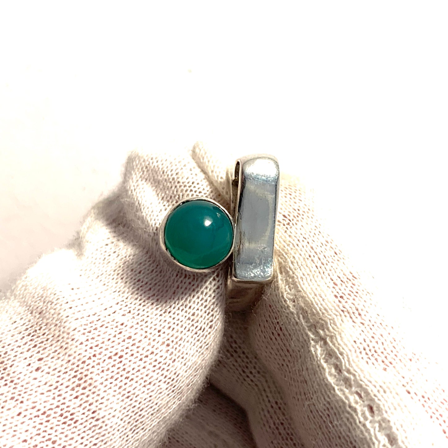 Claes E Giertta、スウェーデン製ヴィンテージ スターリング クリソプレーズ リング。署名入り