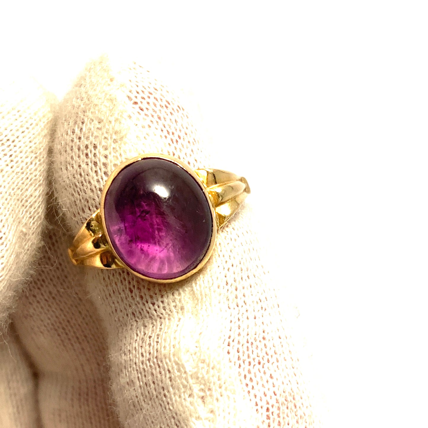 Stockholm, Sweden 1912. Antique 18k Gold Amethyst Ring.