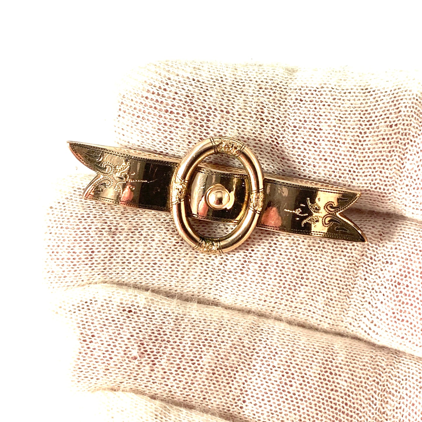 Antique late Victorian Vermeil Gilt Silver Brooch.