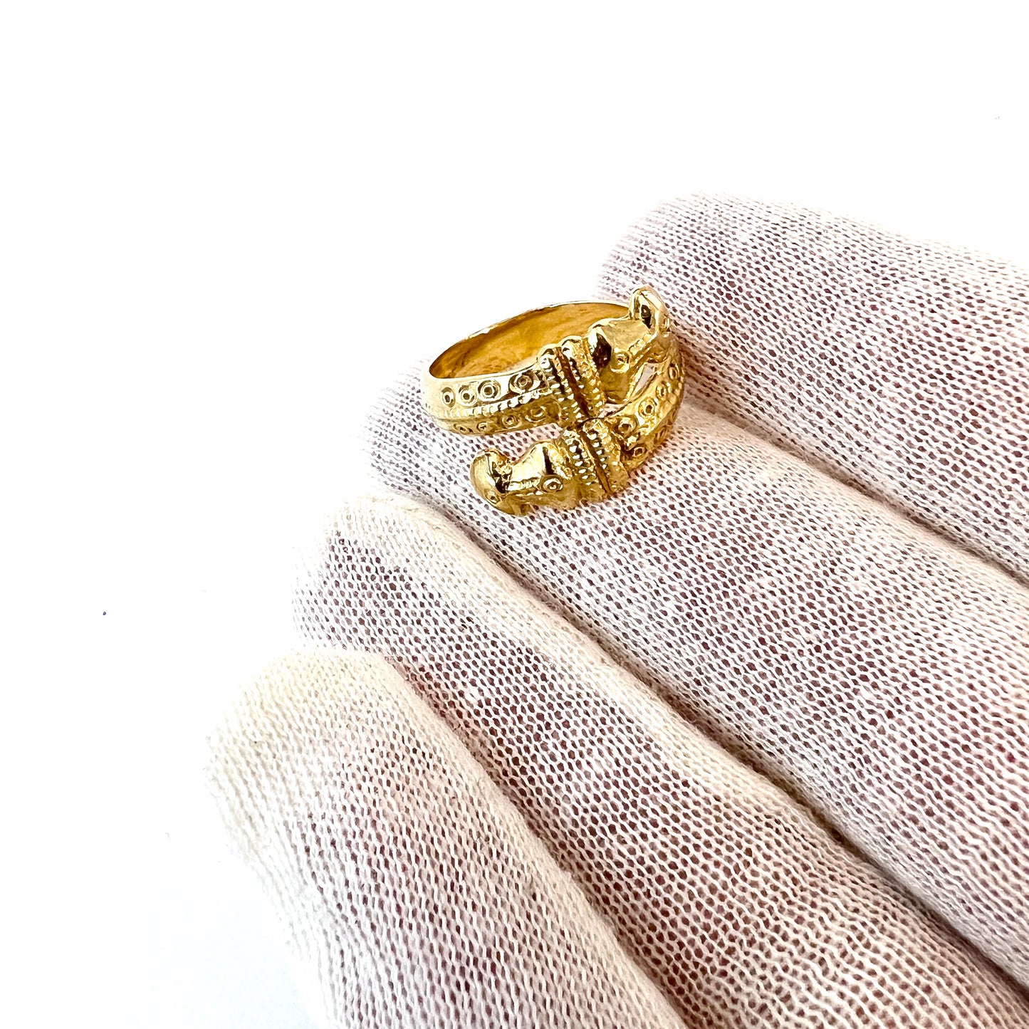 Bengt Hallberg, Sweden. Vintage 18k Gold Viking Copy Unisex Ring.