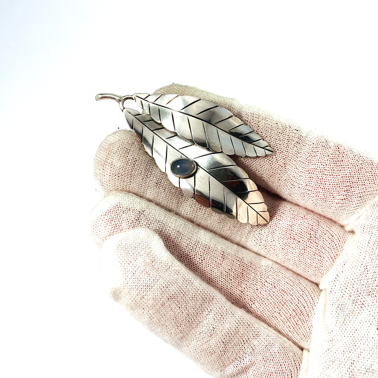 Arvo Saarela, Sweden 1954. Mid Century Sterling Silver Chalcedony Brooch.