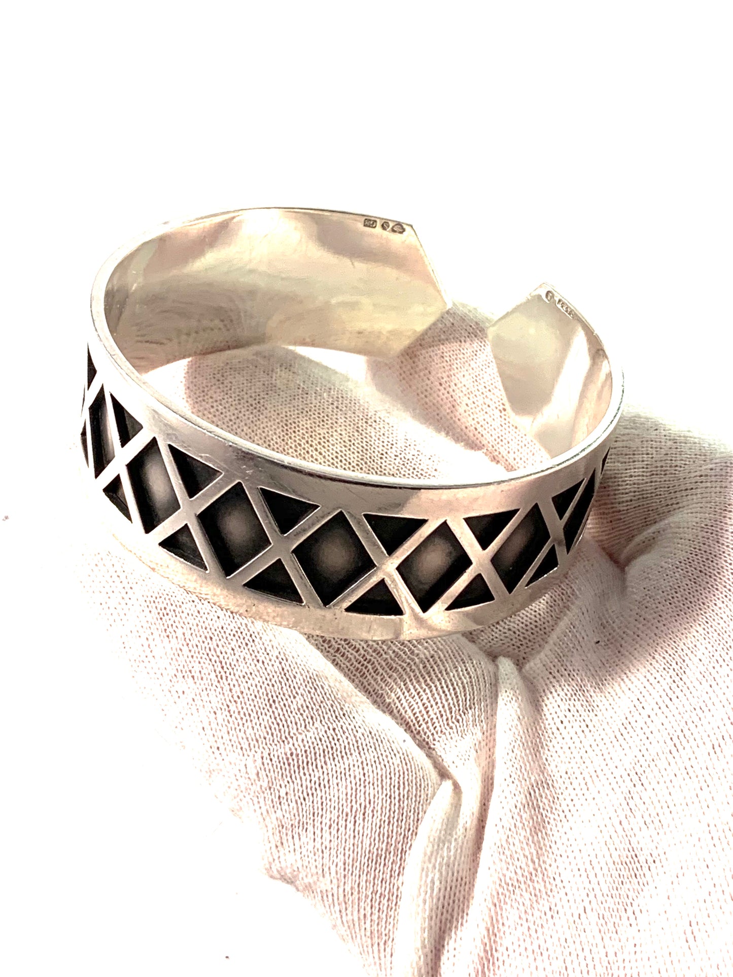 ストックホルム 1933 アールデコ調の大型スターリングシルバー カフ ブレスレット。