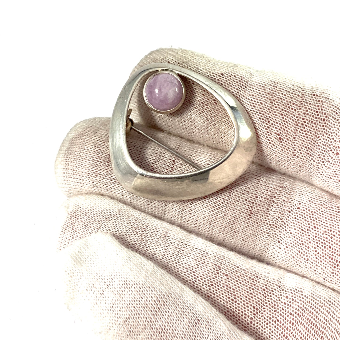 Heikki Kaksonen for Kaunis Koru, Finland 1965 Sterling Silver Rose Quartz Brooch