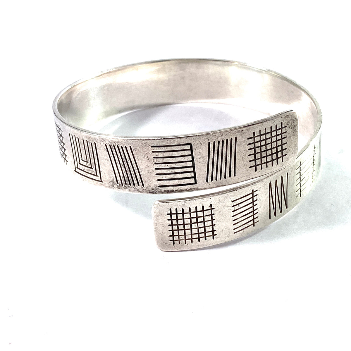 B Sörling, Sweden 1953. Mid Century Modern Sterling Silver Bangle Bracelet
