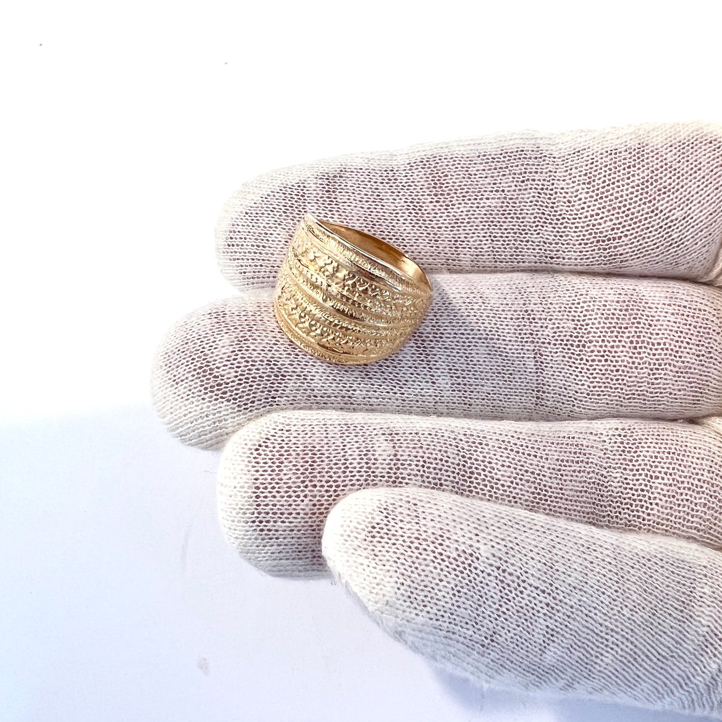 GFAB, Sweden. Vintage 18k Gold Viking Copy Unisex Ring.