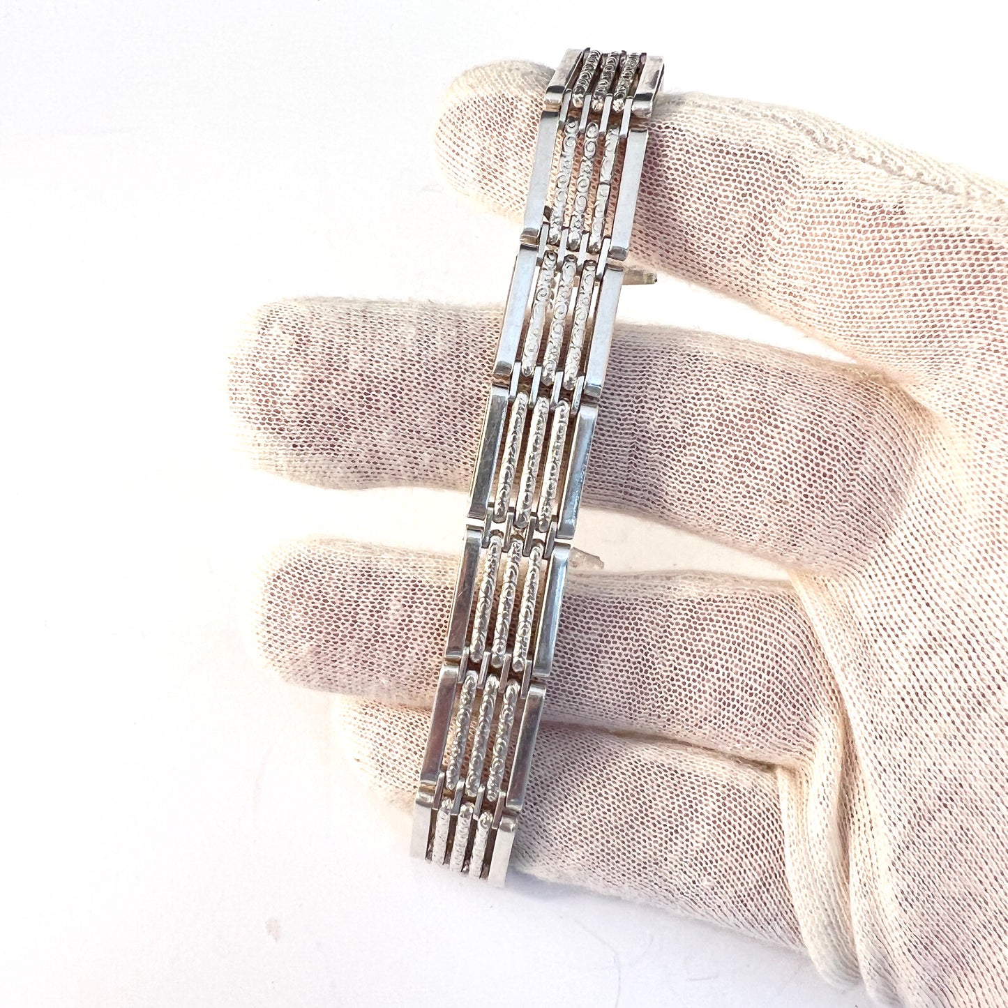 Lutz & Weiss, Pforzheim, Germany c 1930-40s. Vintage 800 Silver Bracelet.