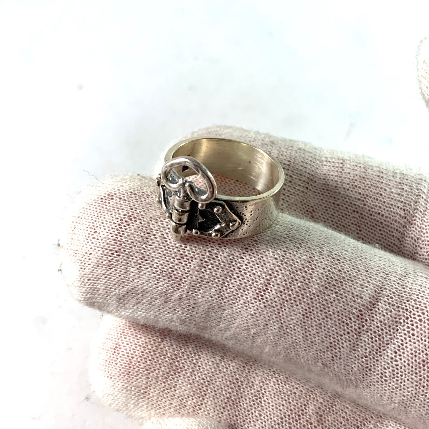 Kello Oy, Finland 1972 Vintage Sterling Silver Heart Love Ring.