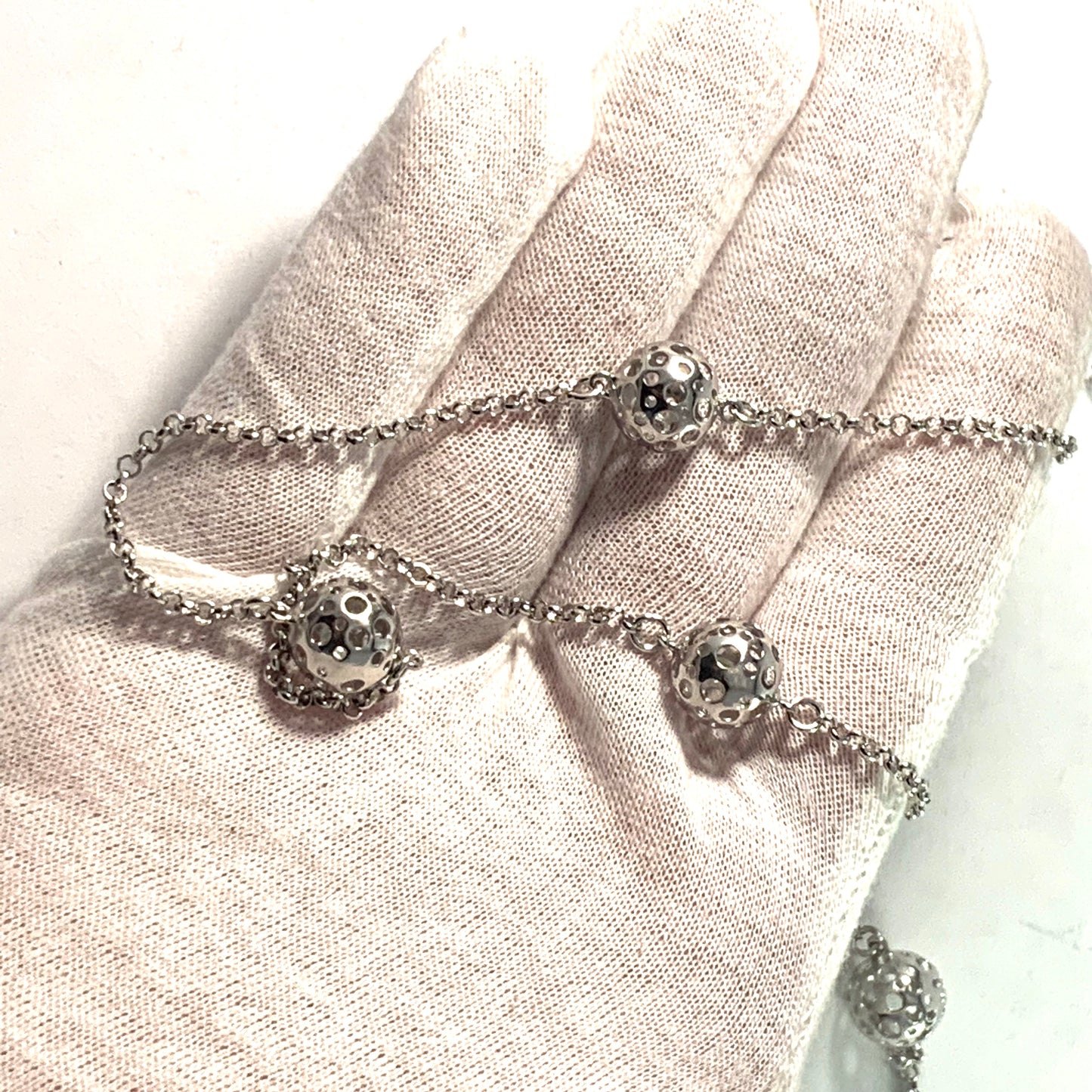 Kultakeskus, Finland. Design Liisa Vitali, Vintage Sterling Silver Long Necklace