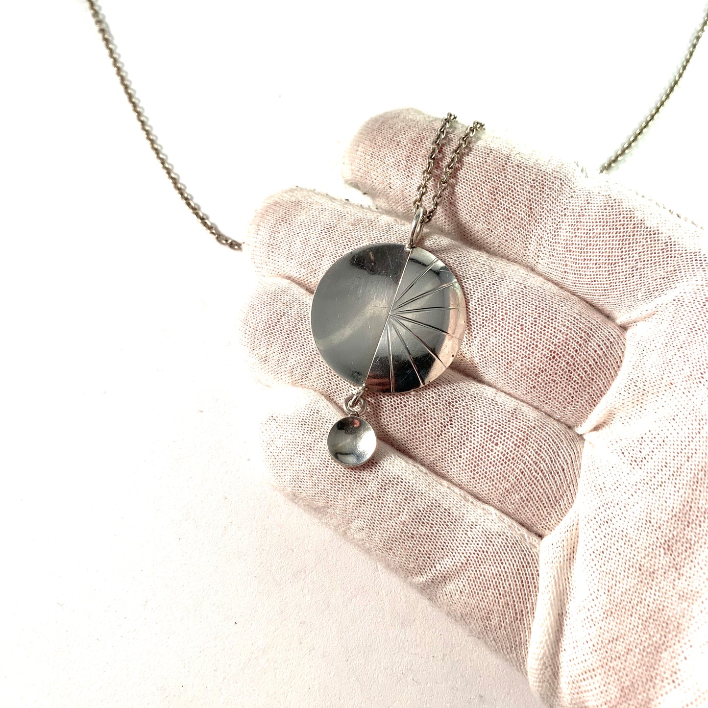 Edvard Kinni Finland 1960s Modernist Silver Pendant Necklace.
