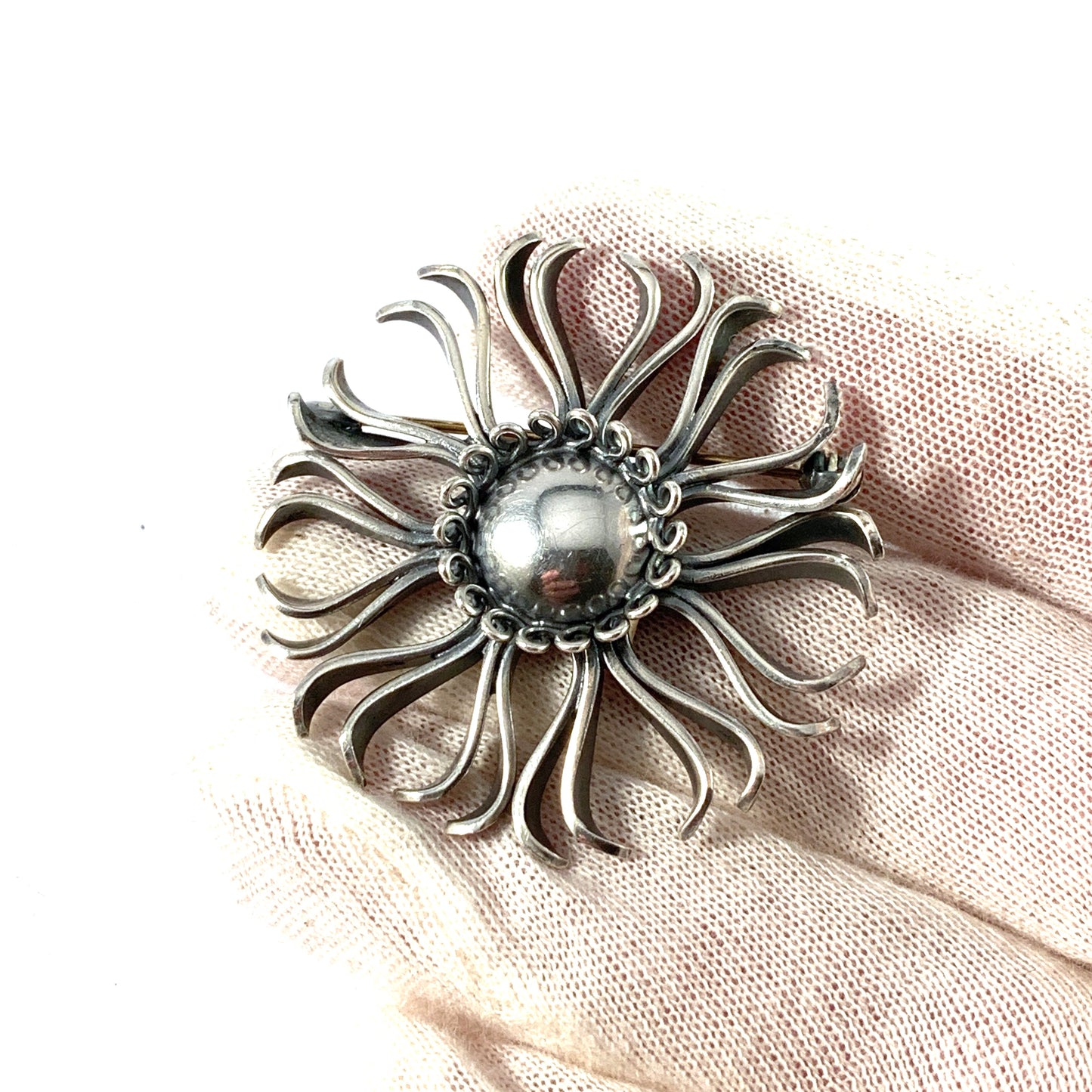 ミヒェルセン、ストックホルム、1952 年。ヴィンテージミッドセンチュリースターリングシルバーブローチ。