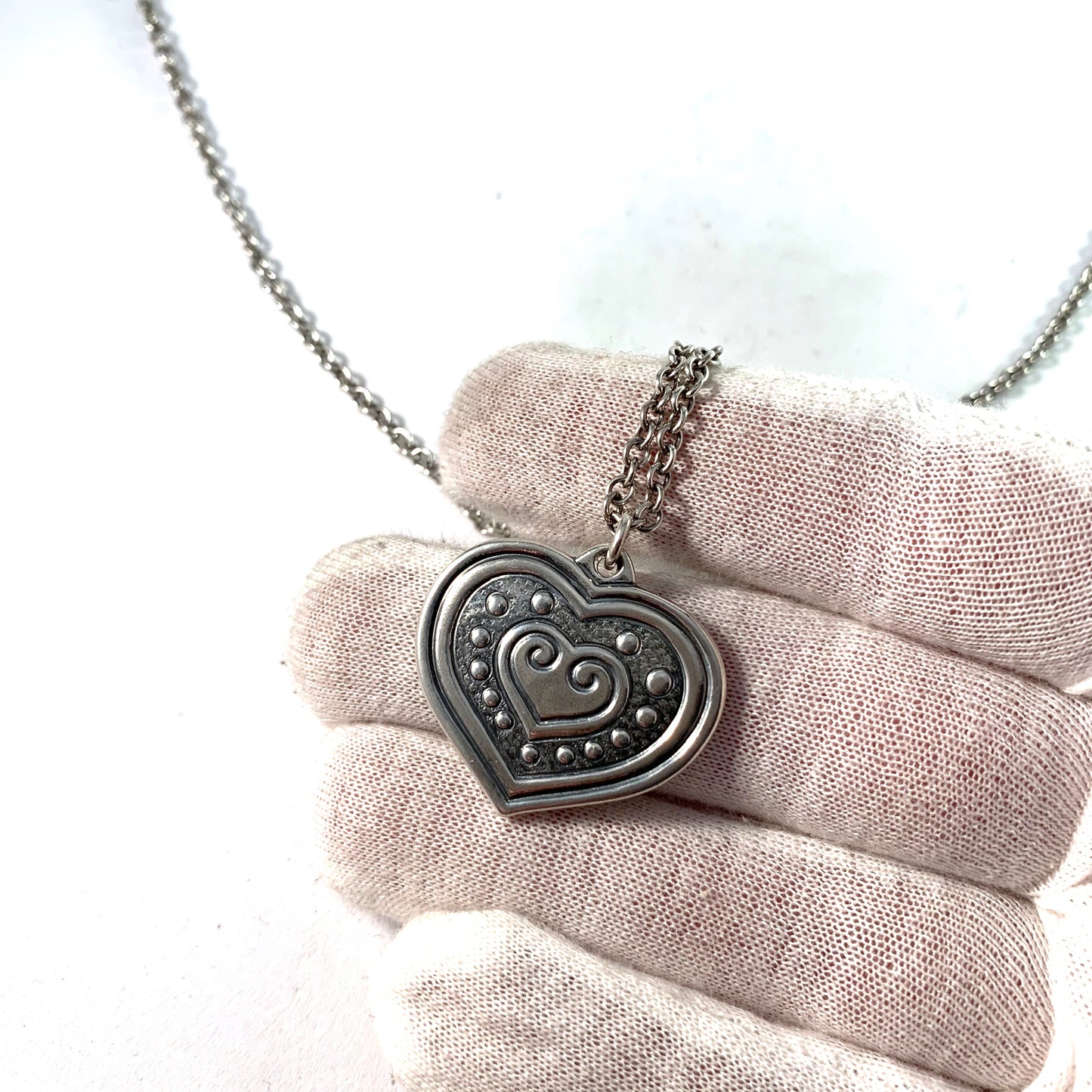 Kalevala Koru, Finland Vintage Sterling Heart Love Pendant Necklace.