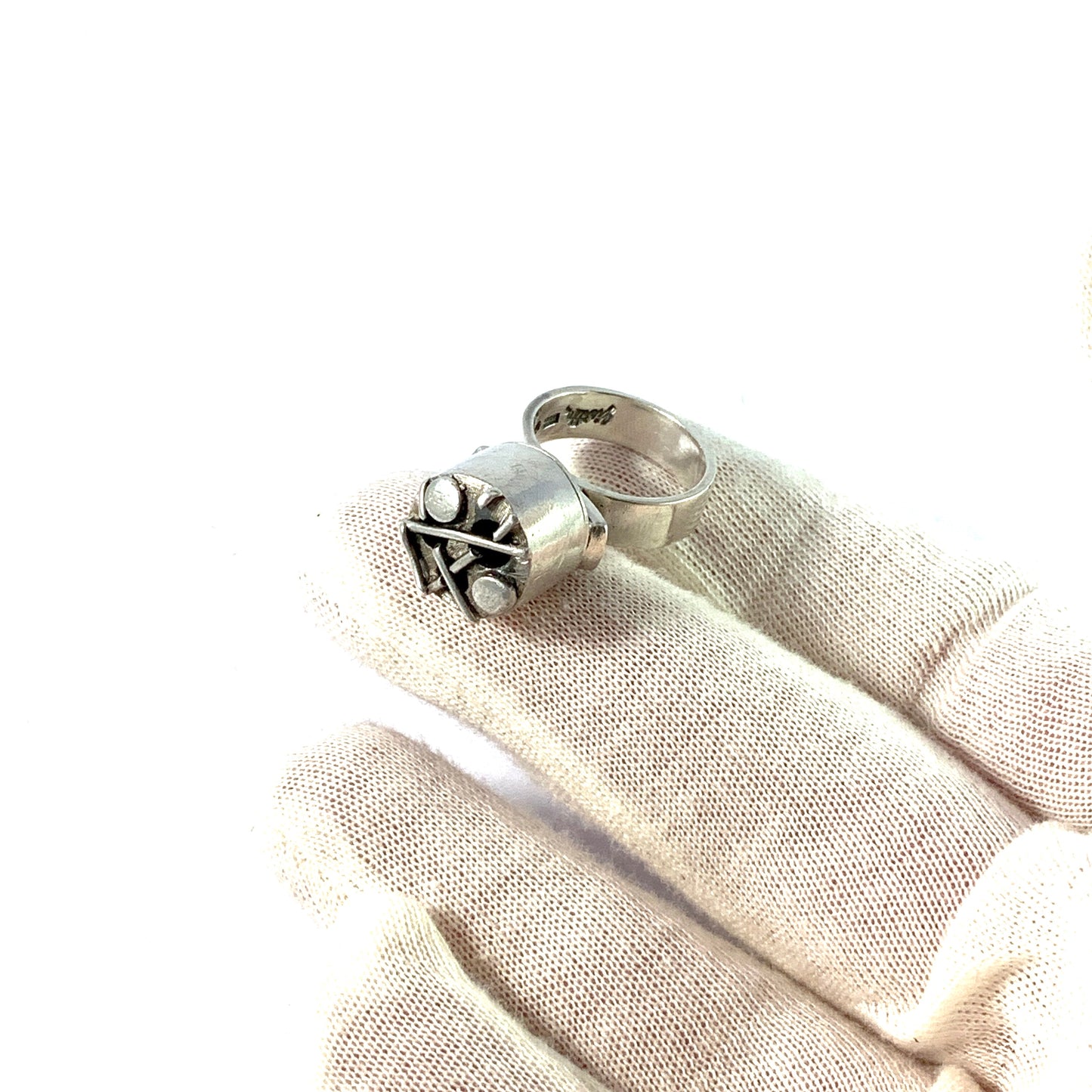 Claes E Giertta, Stockholm 1969 Bold Modernist Sterling Silver Ring. Signed